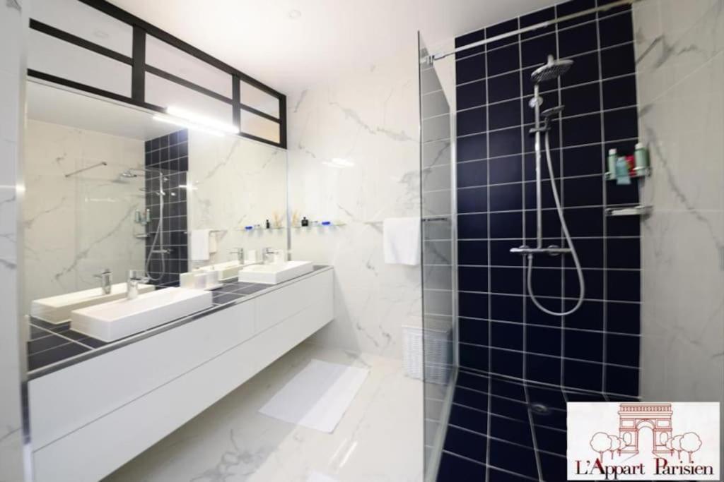 Type F2 Renove- Quartier Elysee * Paris