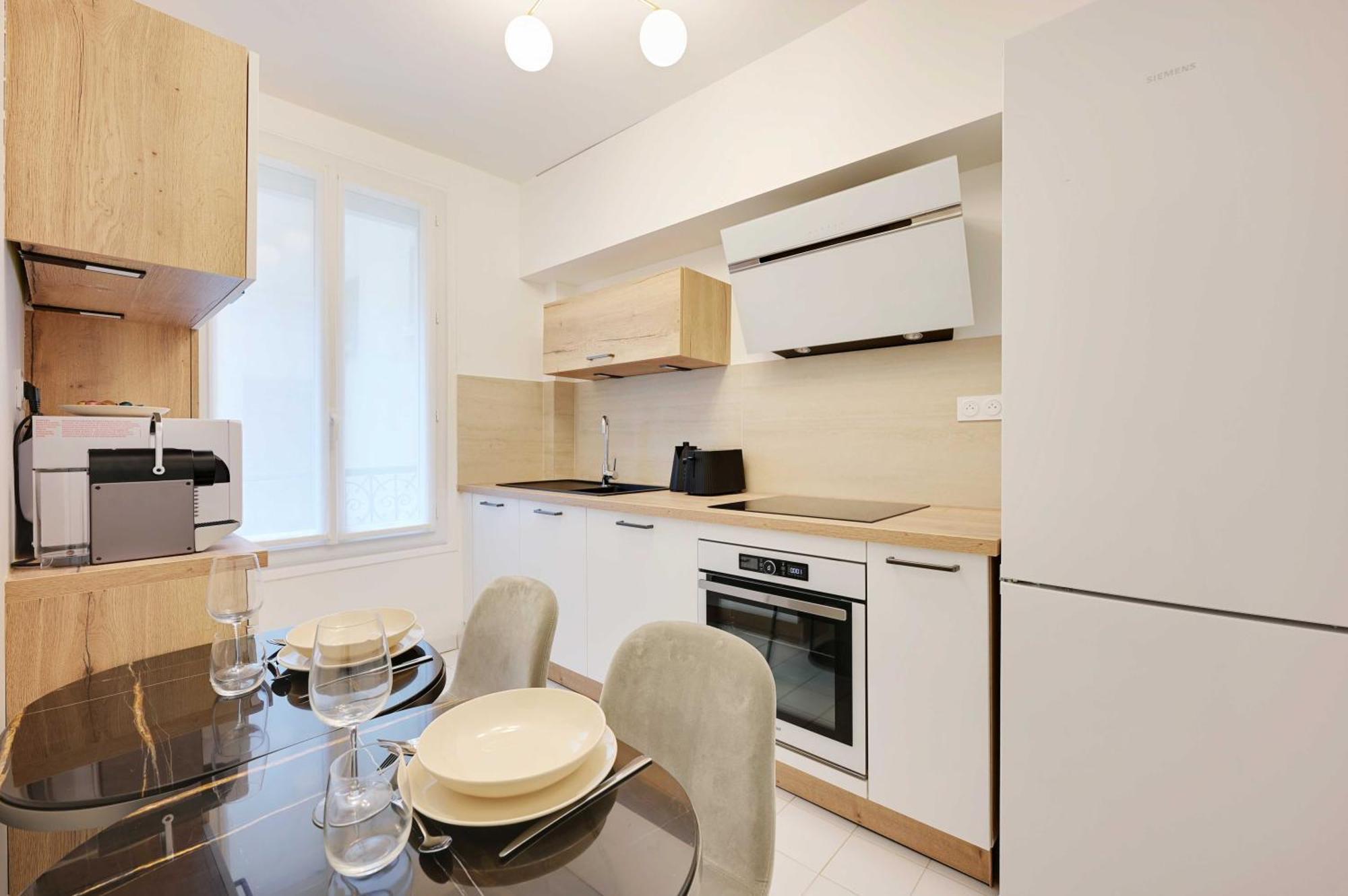 Charming -1br-2p- Batignolles Apartment Paris