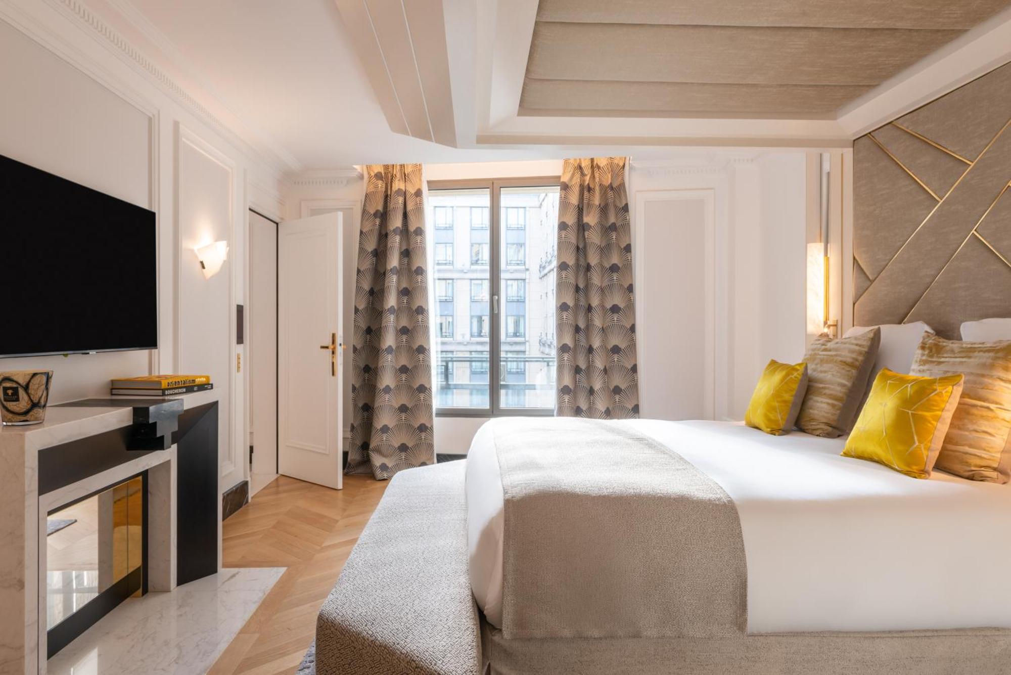 Du Collectionneur Hotel Paris
