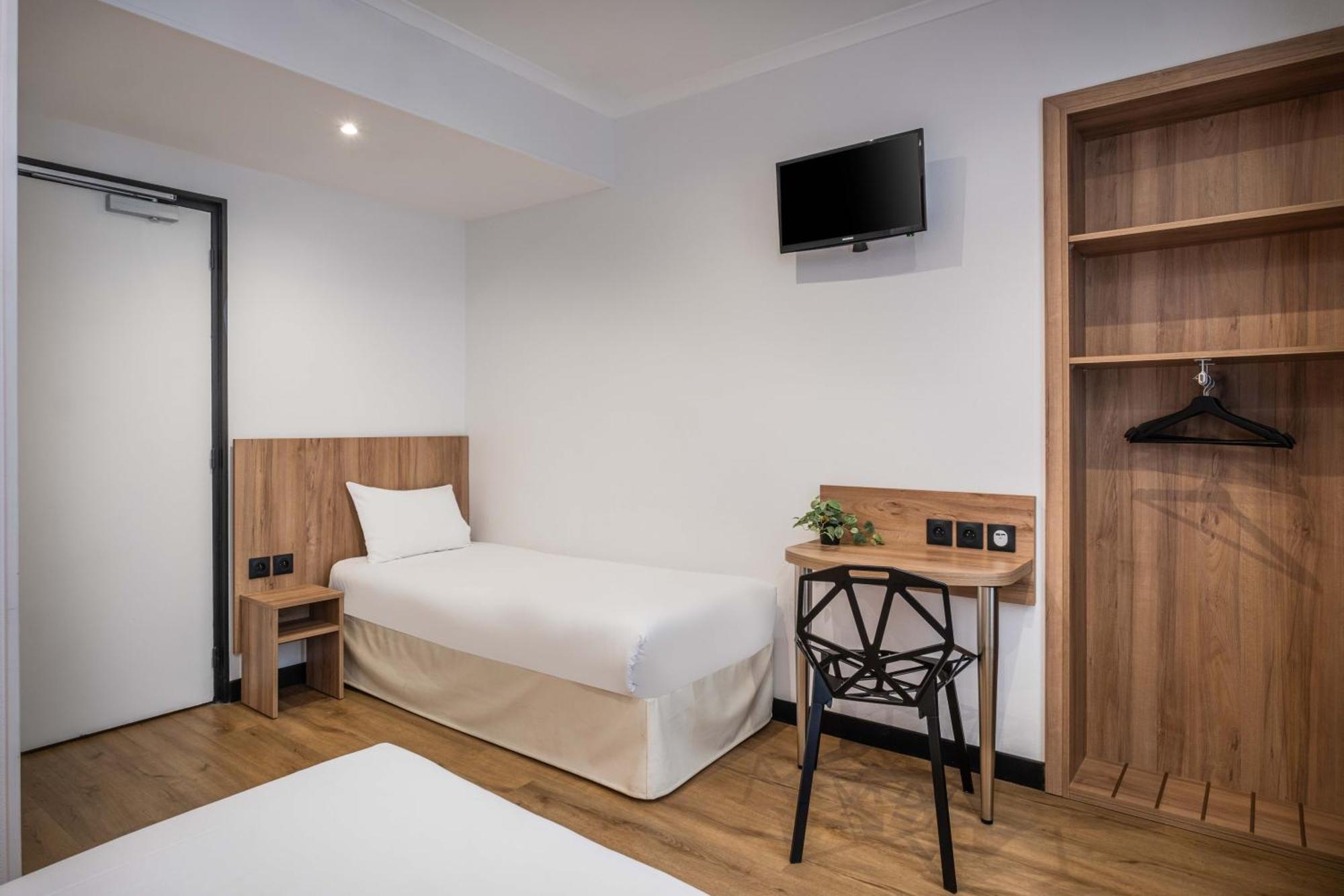 Daval Hotel 2*