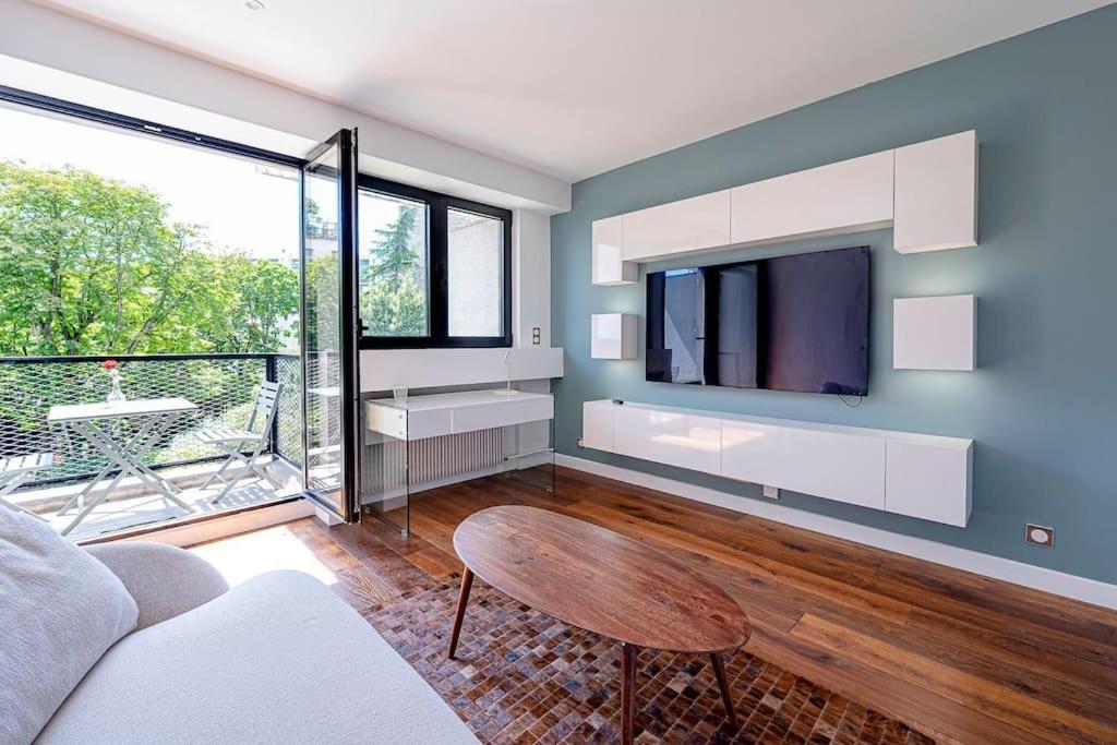 Trendy ,quit And Chic Apartment