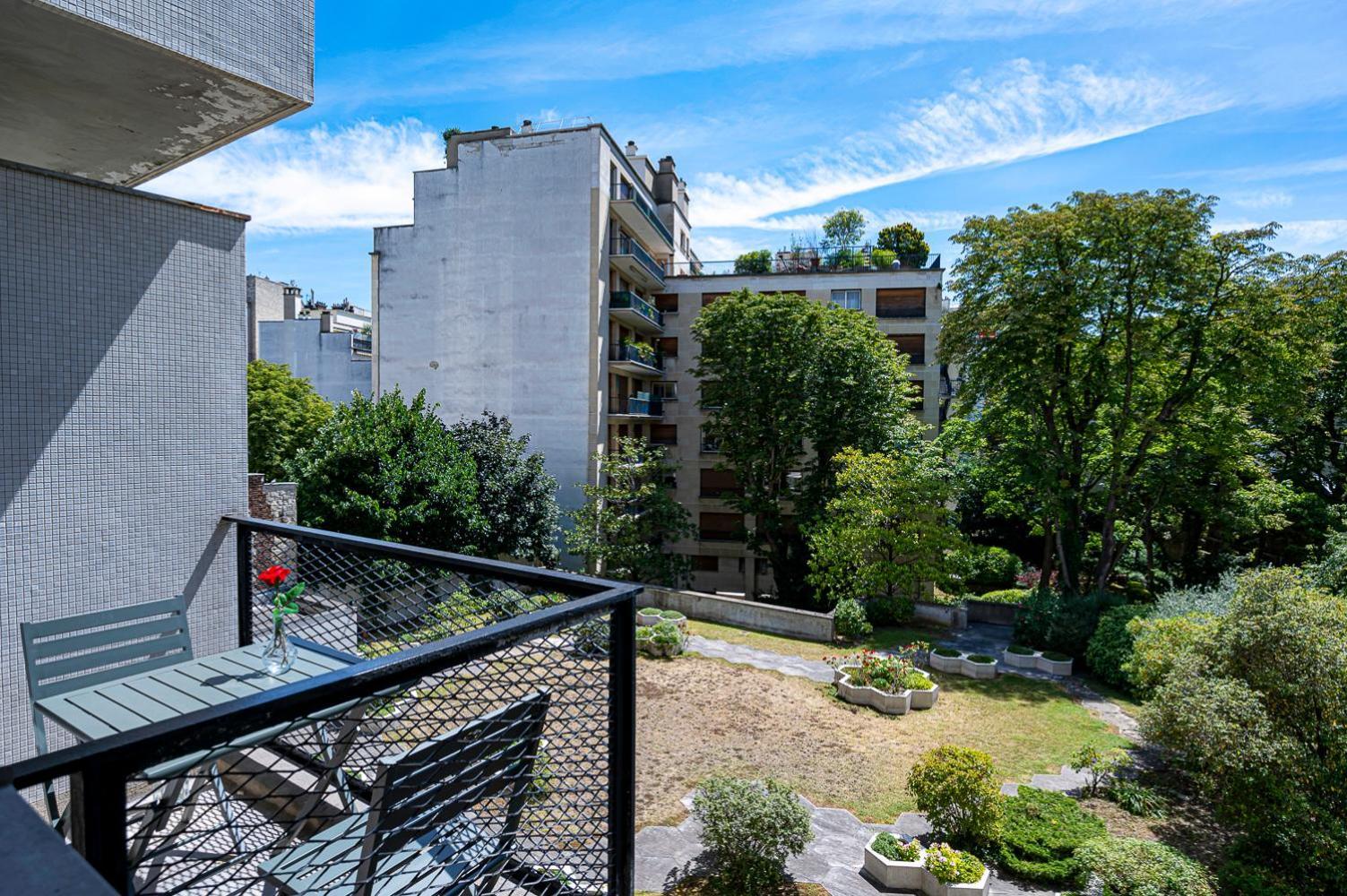Trendy ,quit And Chic Apartment