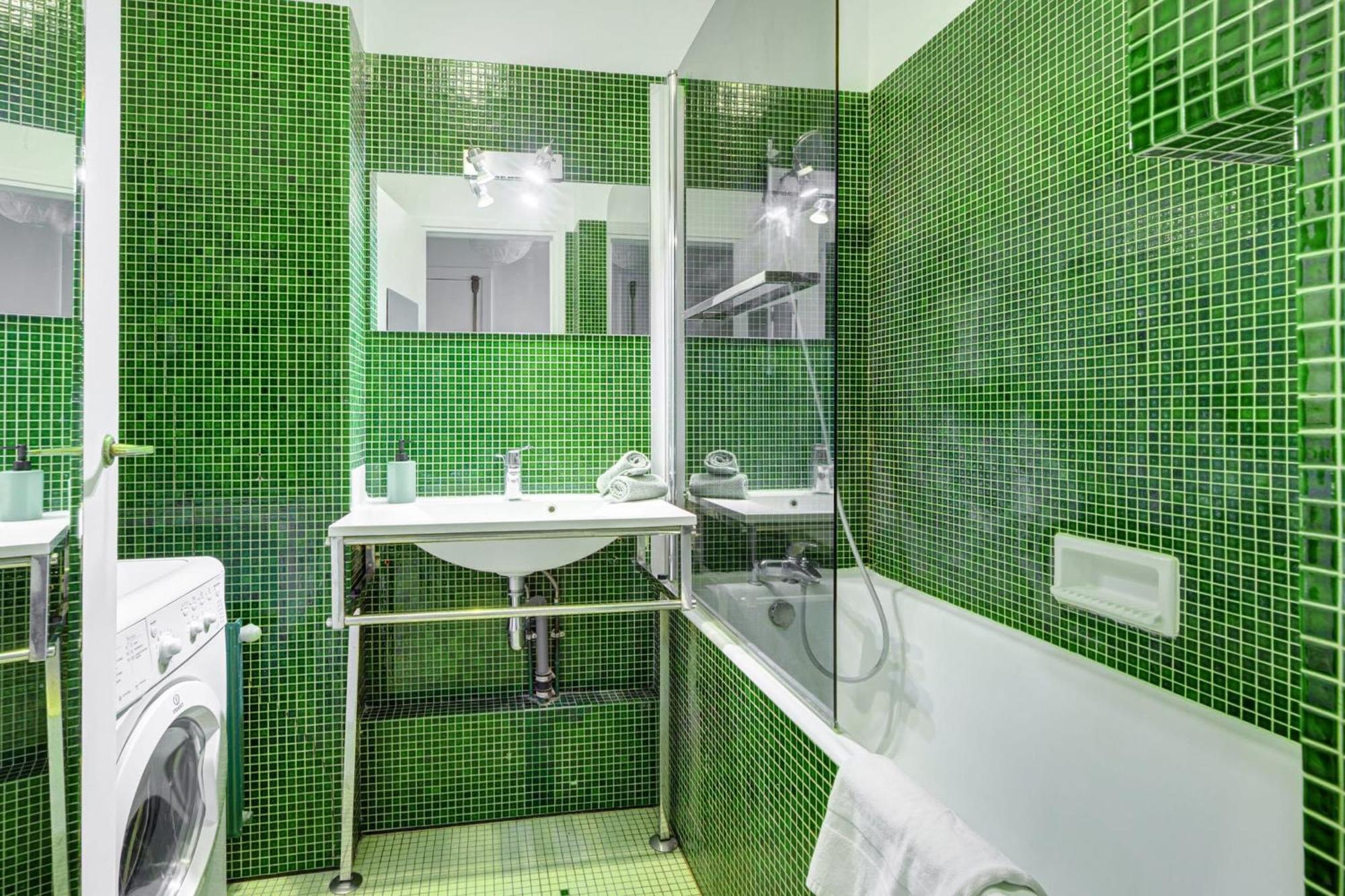 St Germain & Le Bon Marche With Balcony - Cityapartmentstay Appartement Paris