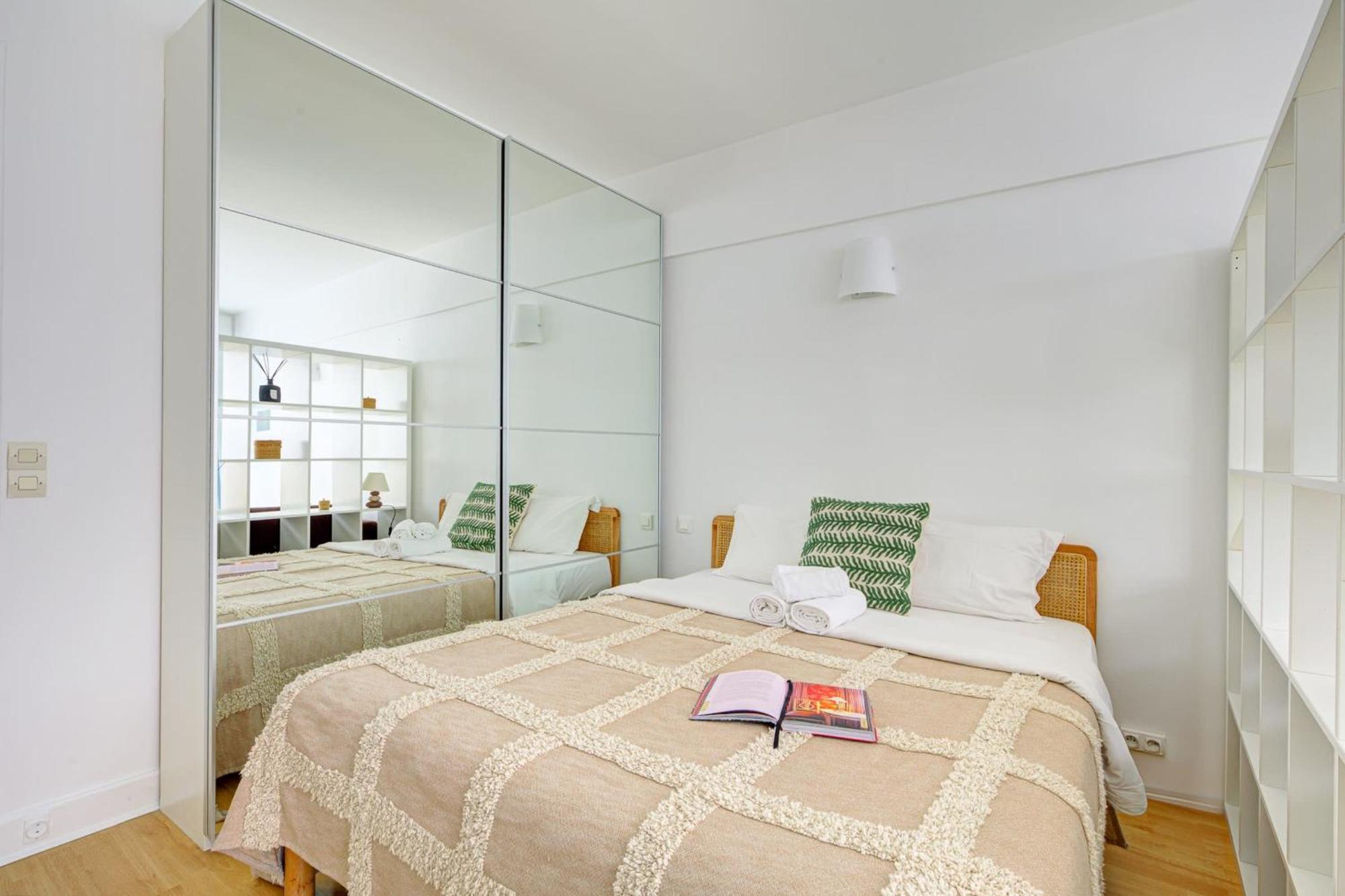 St Germain & Le Bon Marche With Balcony - Cityapartmentstay Appartement Paris