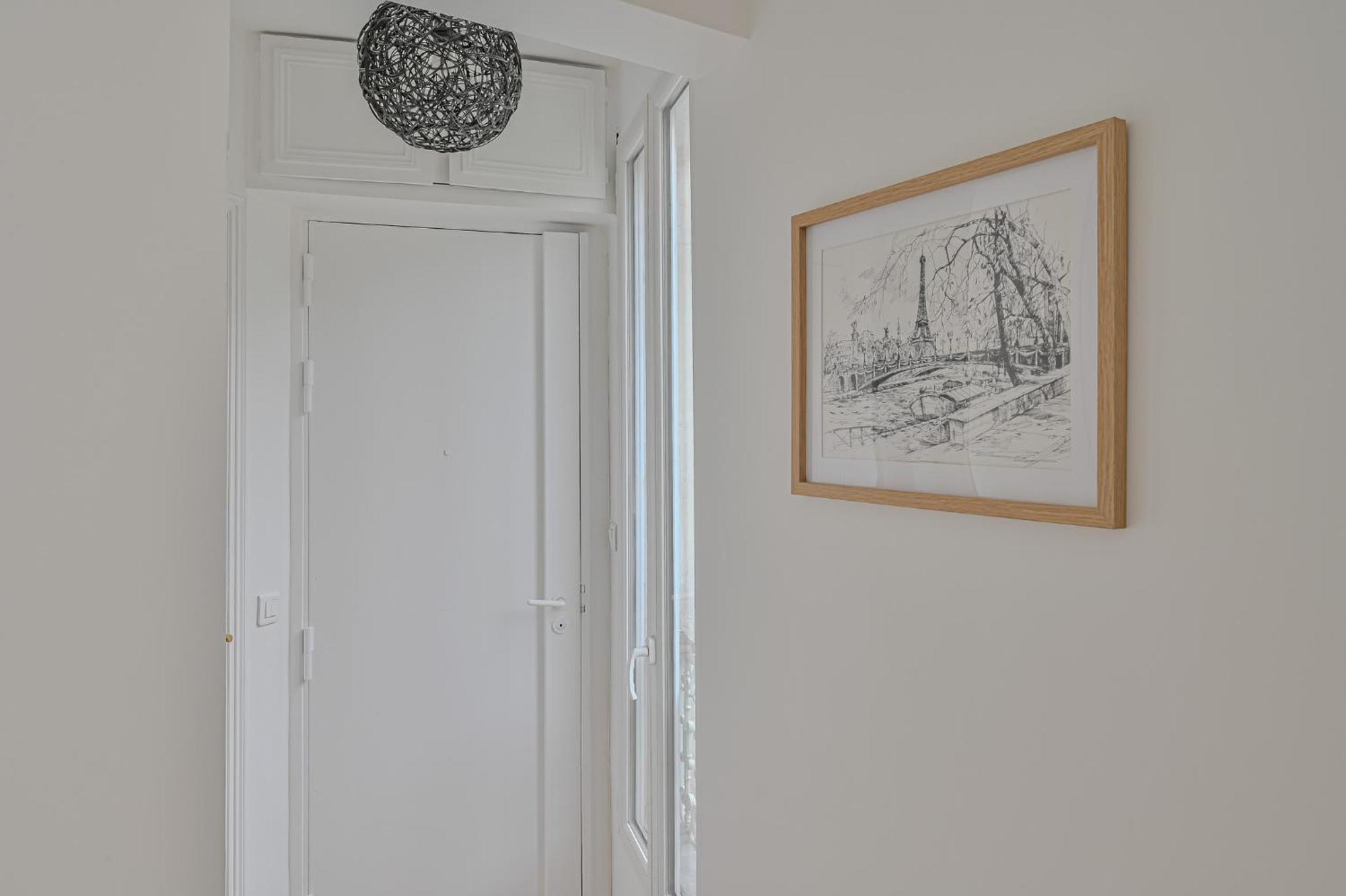 Le Poetique Niche Au Pied Du Sacre-coeur Appartement Paris