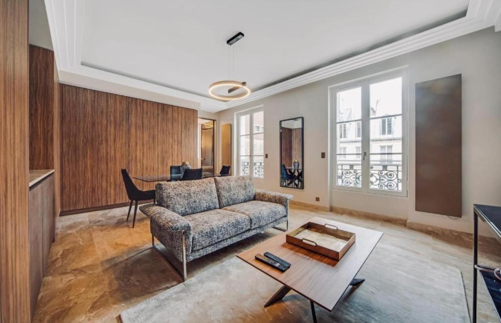 Luxueux Champs Elysees