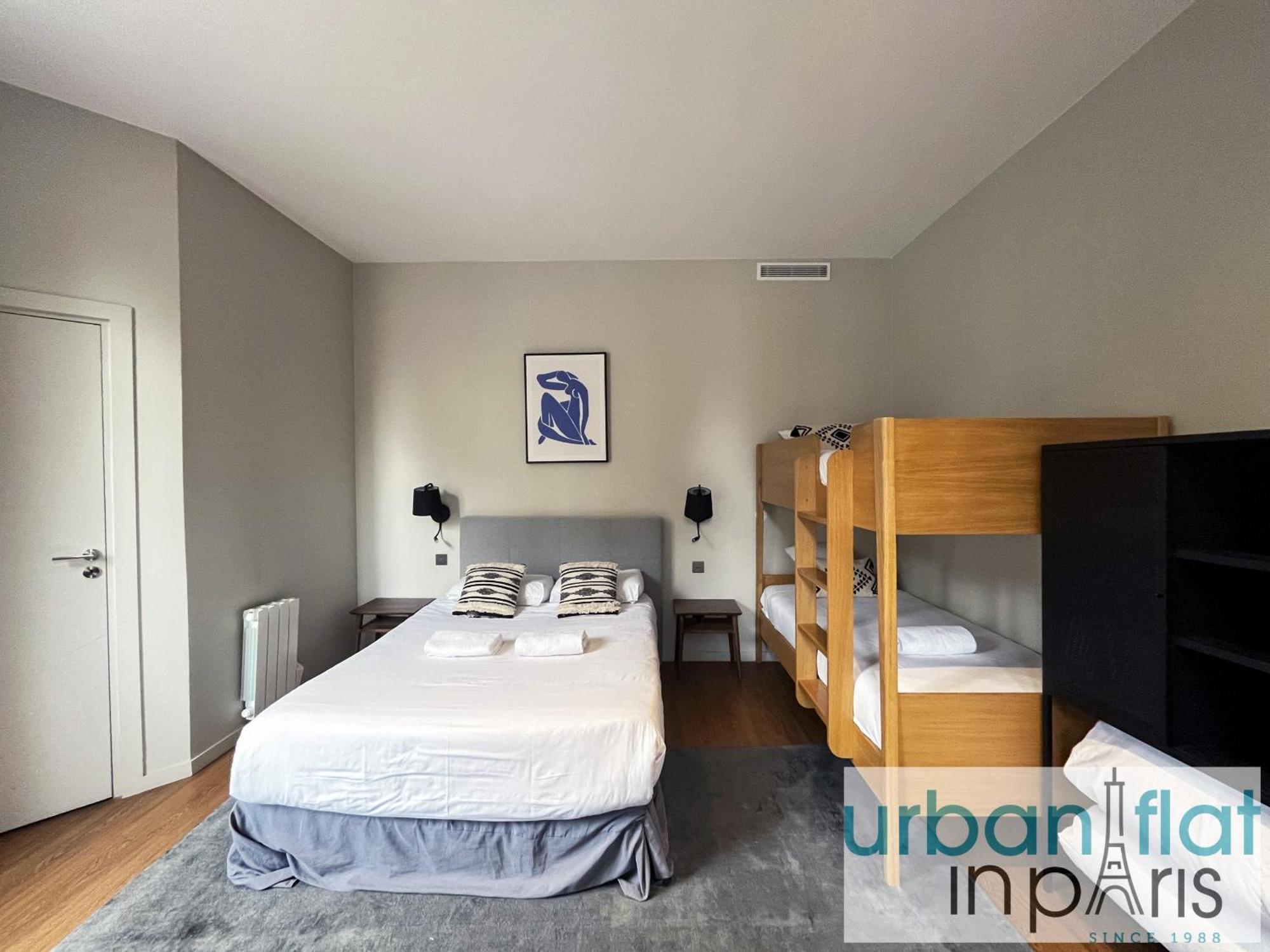 Urban Flat 119 - Spacious 5 Bedroom Flat In Apartment