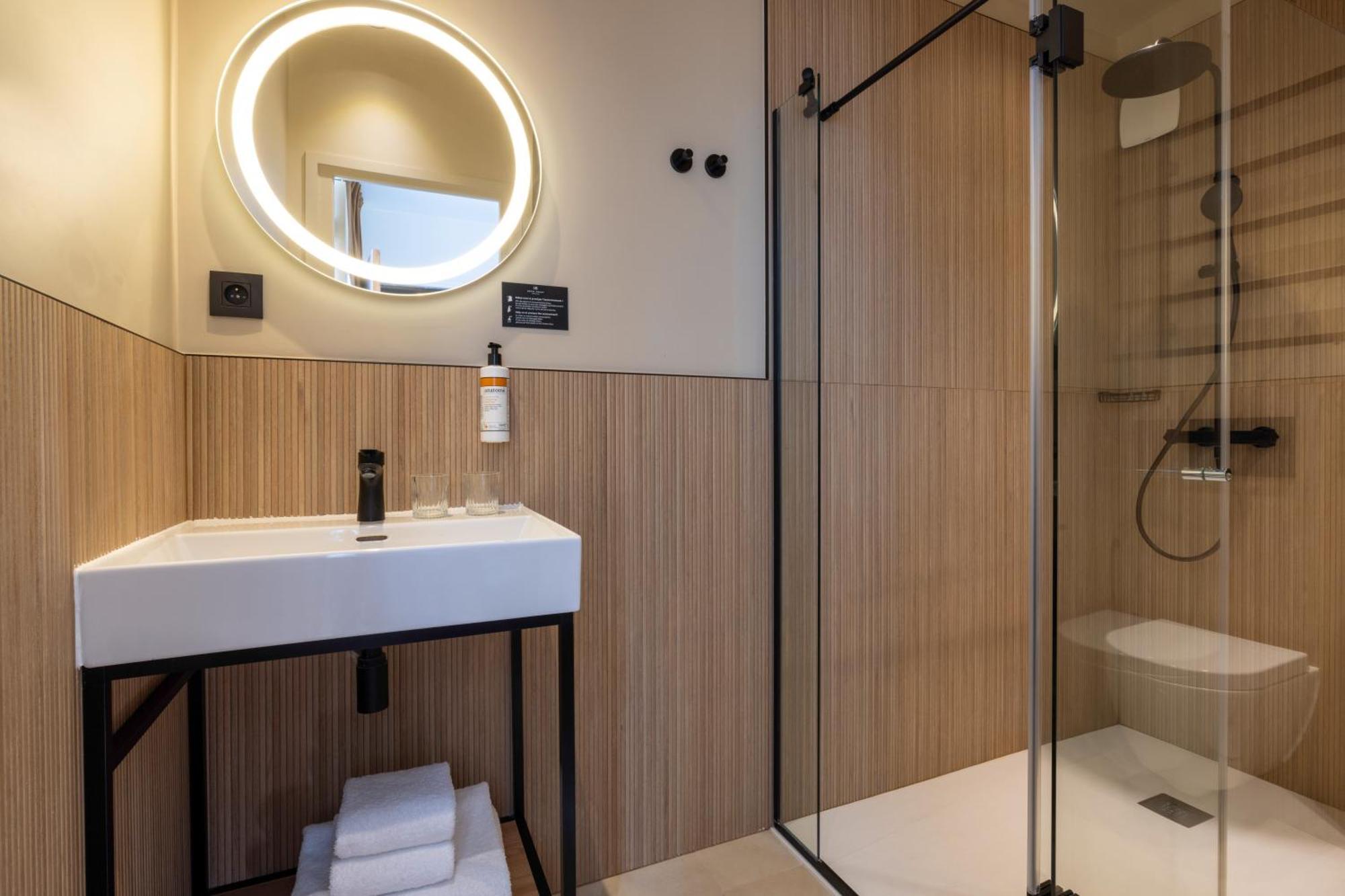 Hotel Brady - Gare De L'est 3*