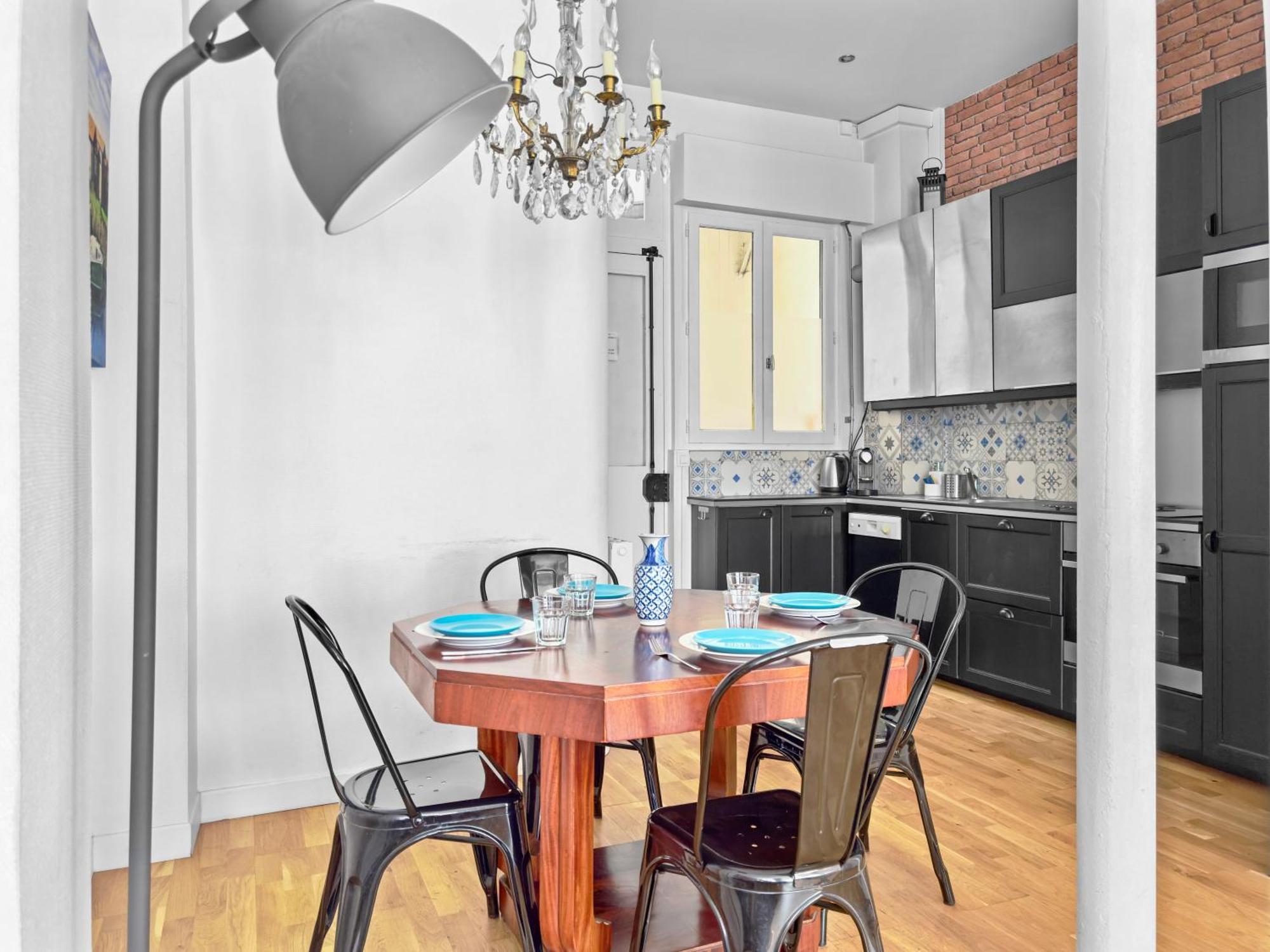 Apartment Tres Bel 5p Montmartre Paris