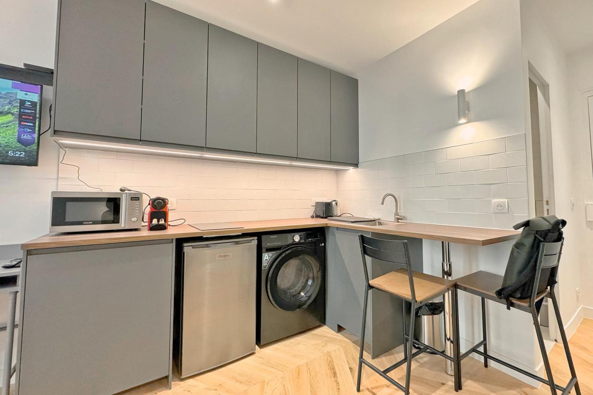 Confort Proche Tour Eiffel Apartment *
