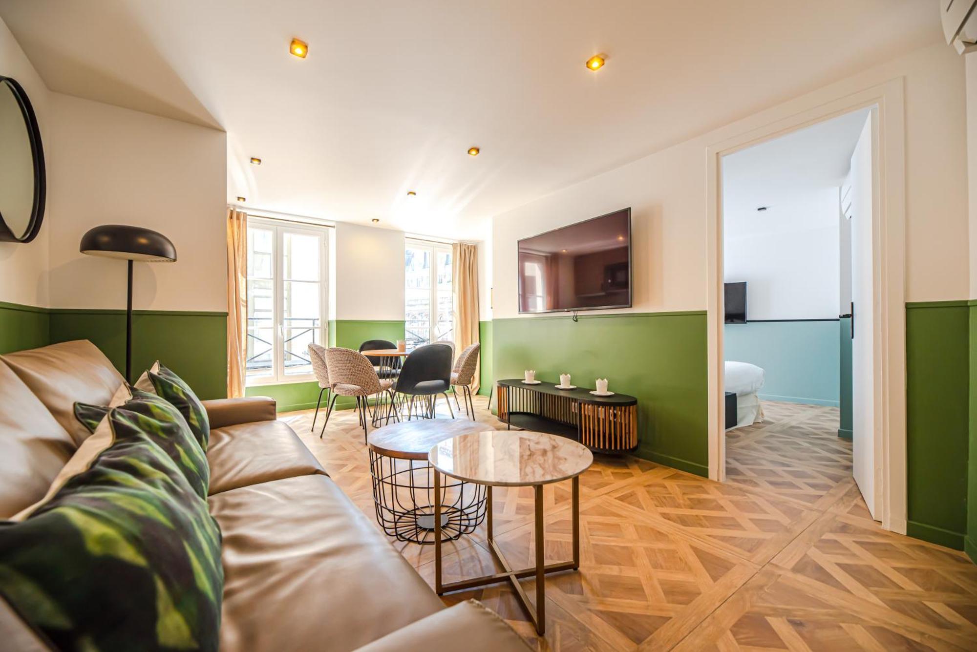 Cosy Flats- Notre Dame Apartment *