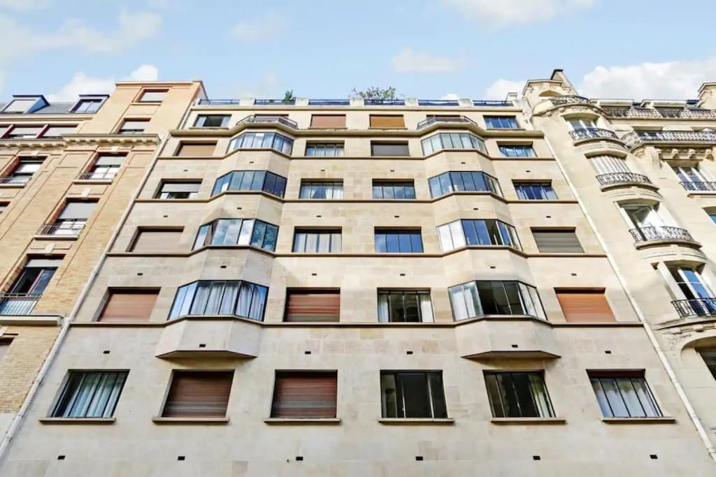 Bright Getaway Near Montparnasse Apartment *