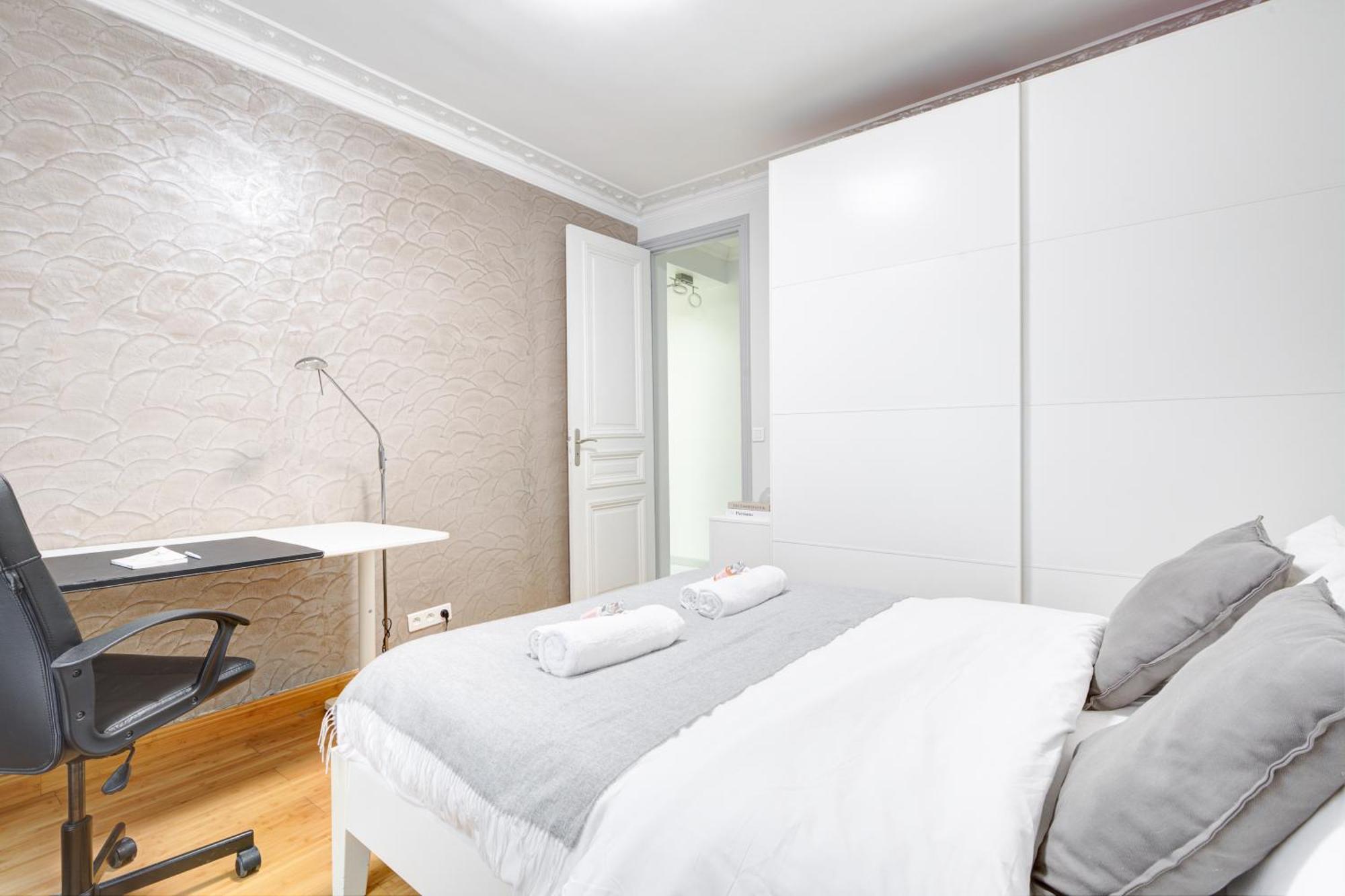 Place De La Republique - Haussmannienne Apartment Paris