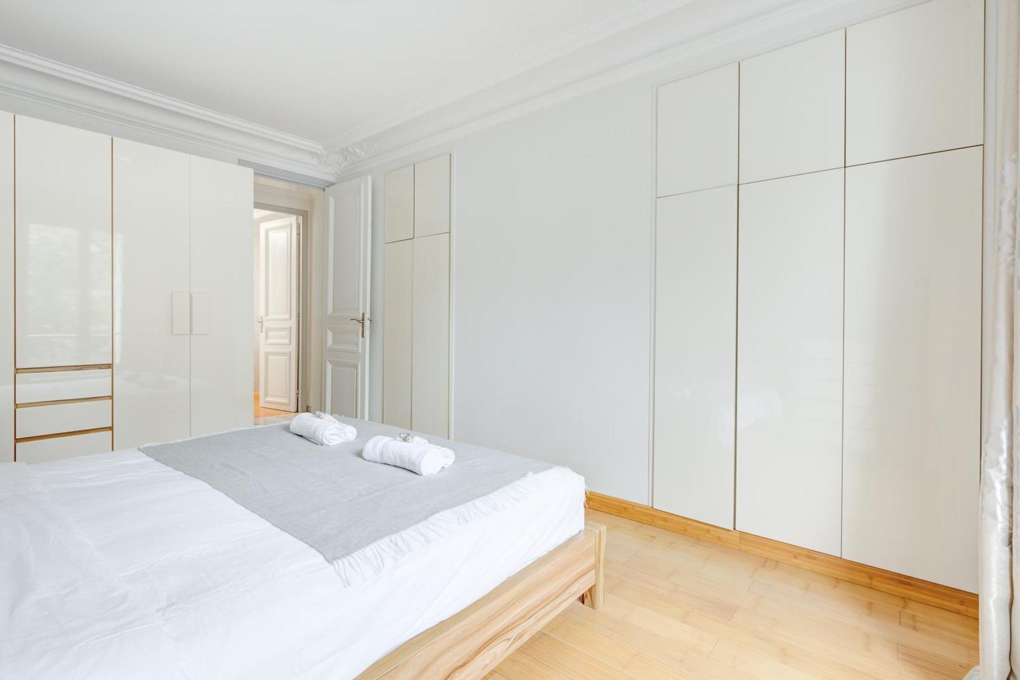Apartment Place De La Republique - Haussmannienne Paris