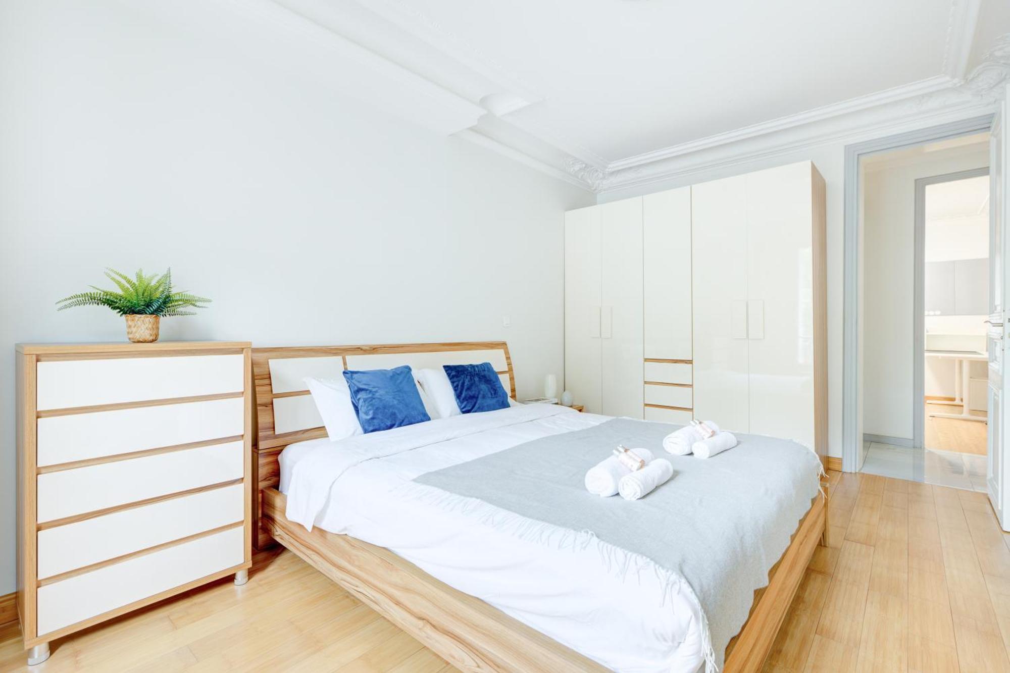 Place De La Republique - Haussmannienne Apartment Paris
