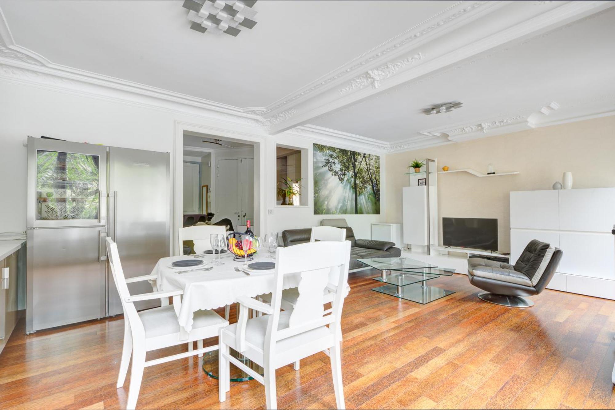 Apartment Place De La Republique - Haussmannienne Paris