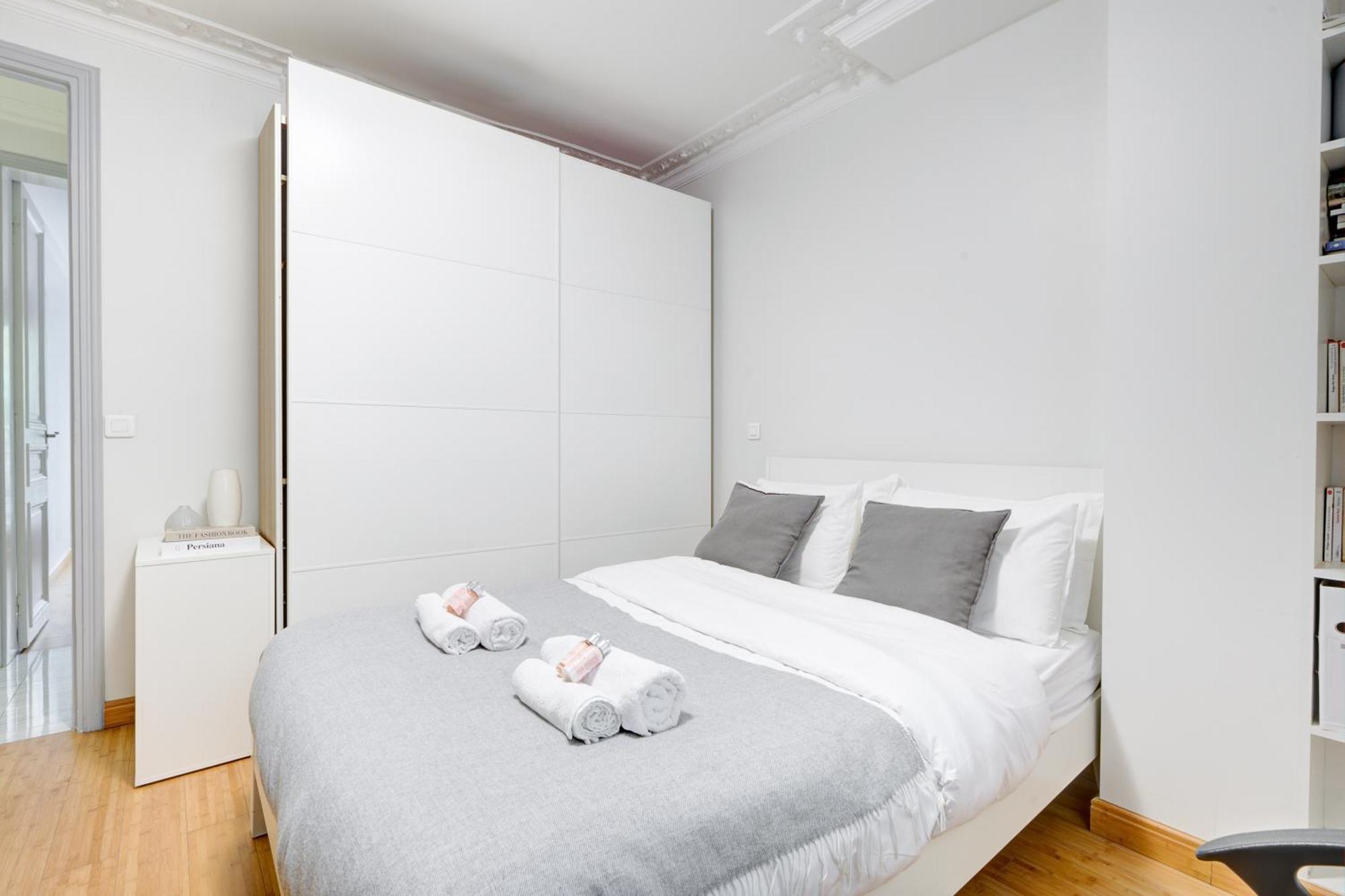 Place De La Republique - Haussmannienne Apartment *