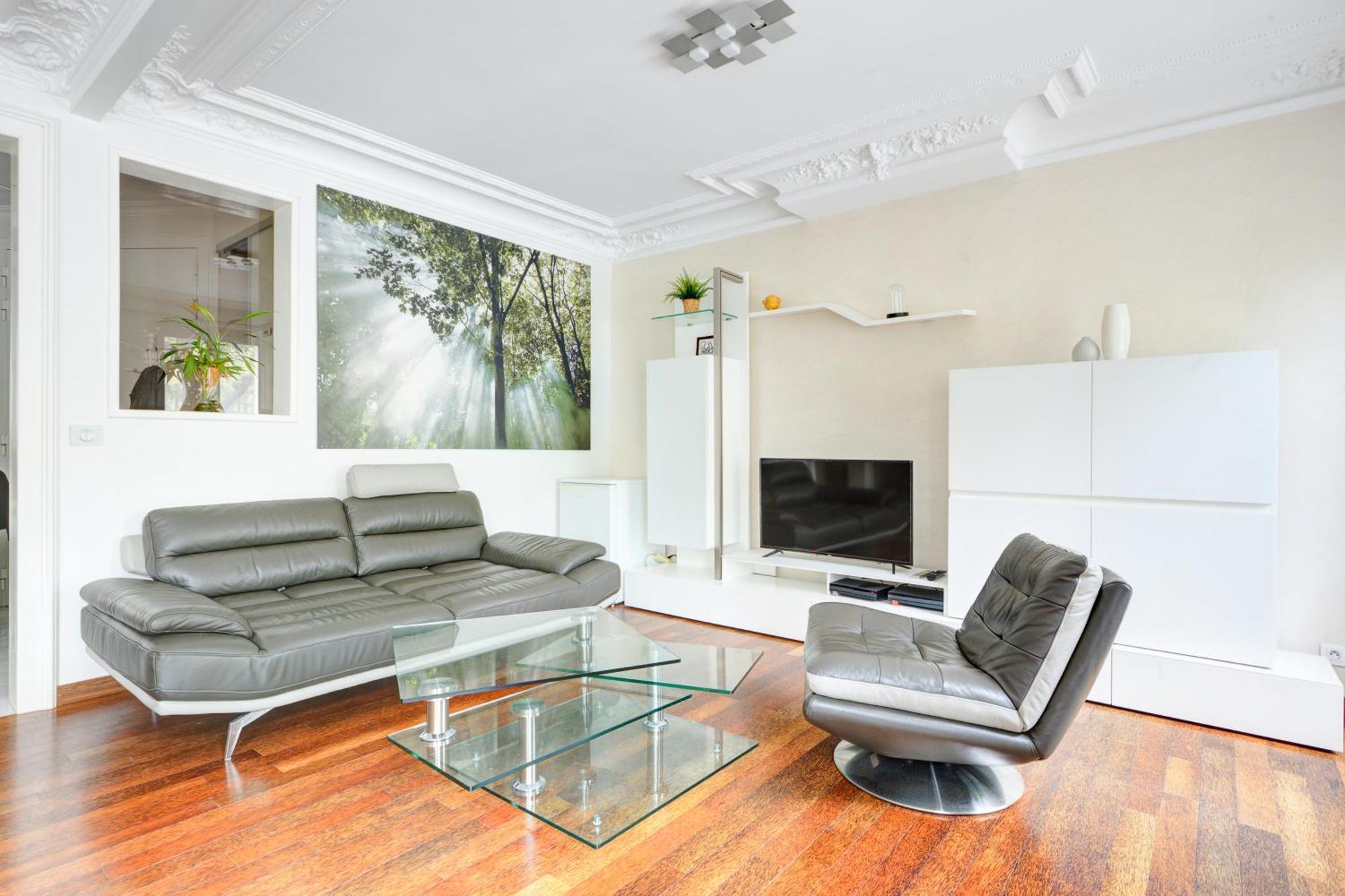 Place De La Republique - Haussmannienne Apartment *