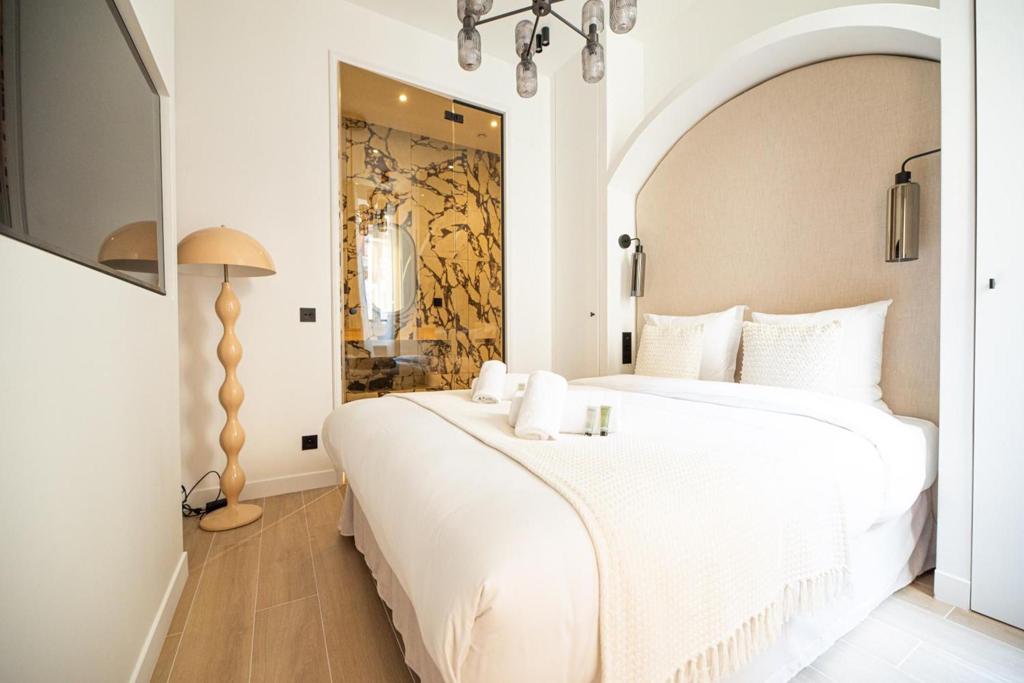 Lovely & Romantic Near Bastille Apartment *