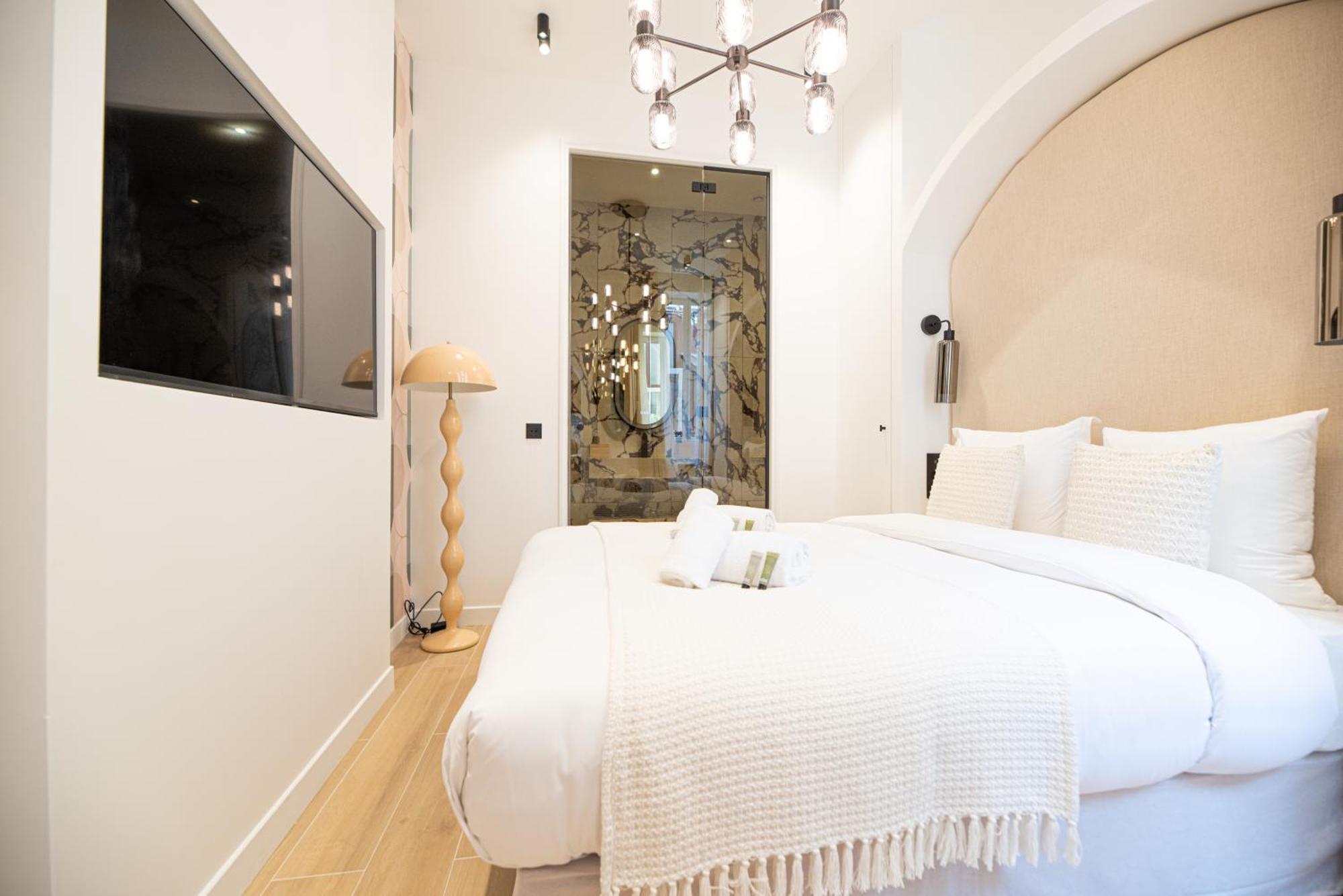 Lovely & Romantic Near Bastille Apartment *