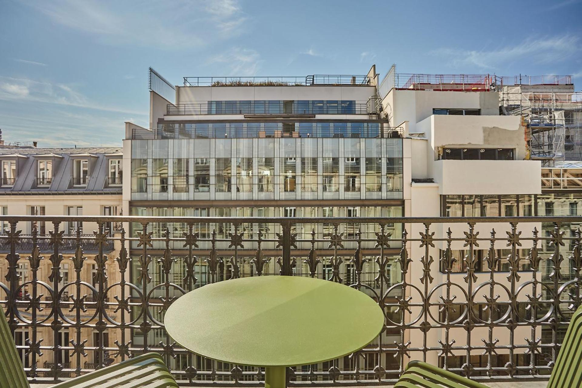 Numa Champs-elysees