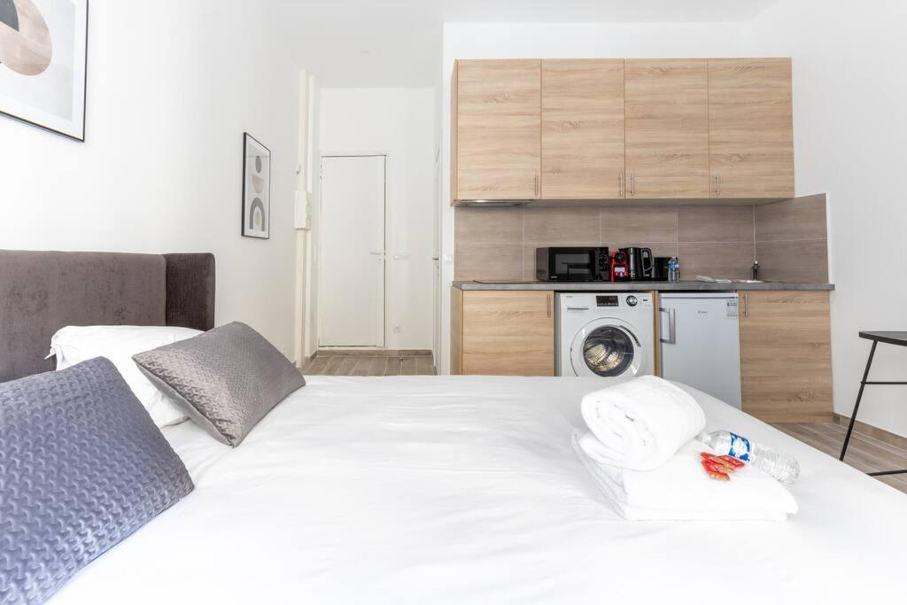 Ballu Place De Clichy Cosy Apartment