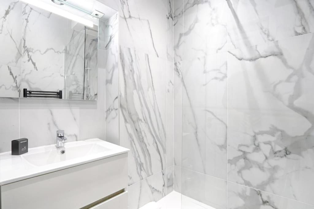 Concorde Saint Honore 1br 4p Apartment Paris