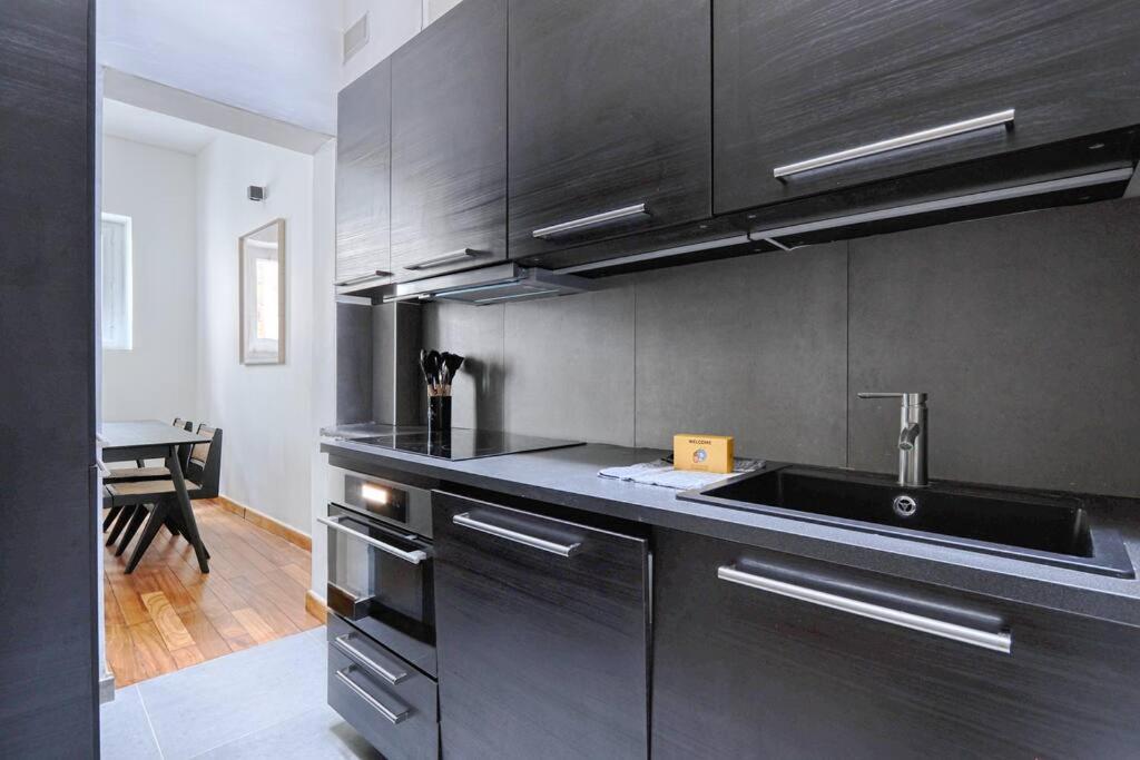 Concorde Saint Honore 1br 4p Paris