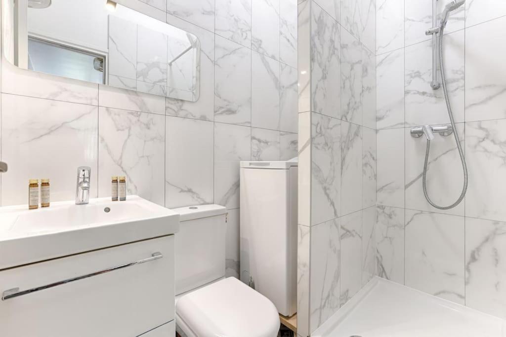Apartment Republique Canal St Martin Charming