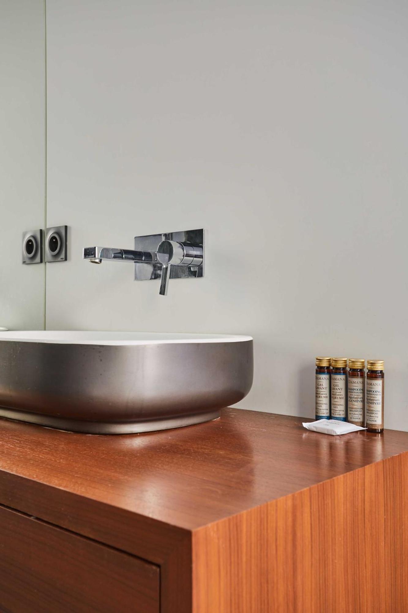 Modern - 1br-2p - Heart Of Le Marais Apartment *