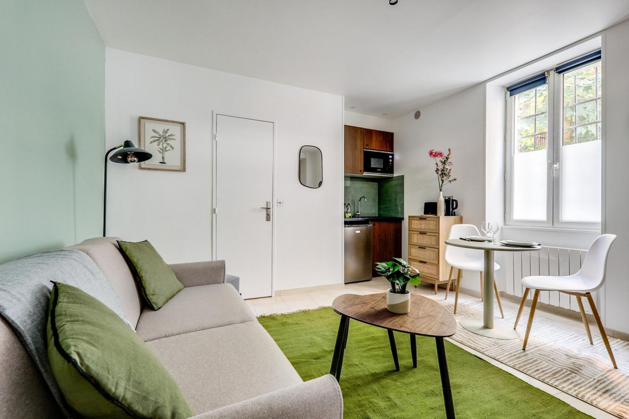 Apartment Montmartre L Center & Historic Sacre-coeur Paris