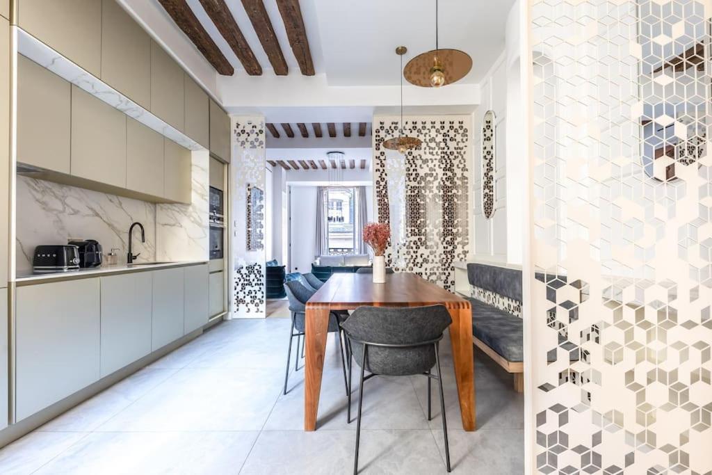 Chic 2-bedroom Haven Apartment Paris
