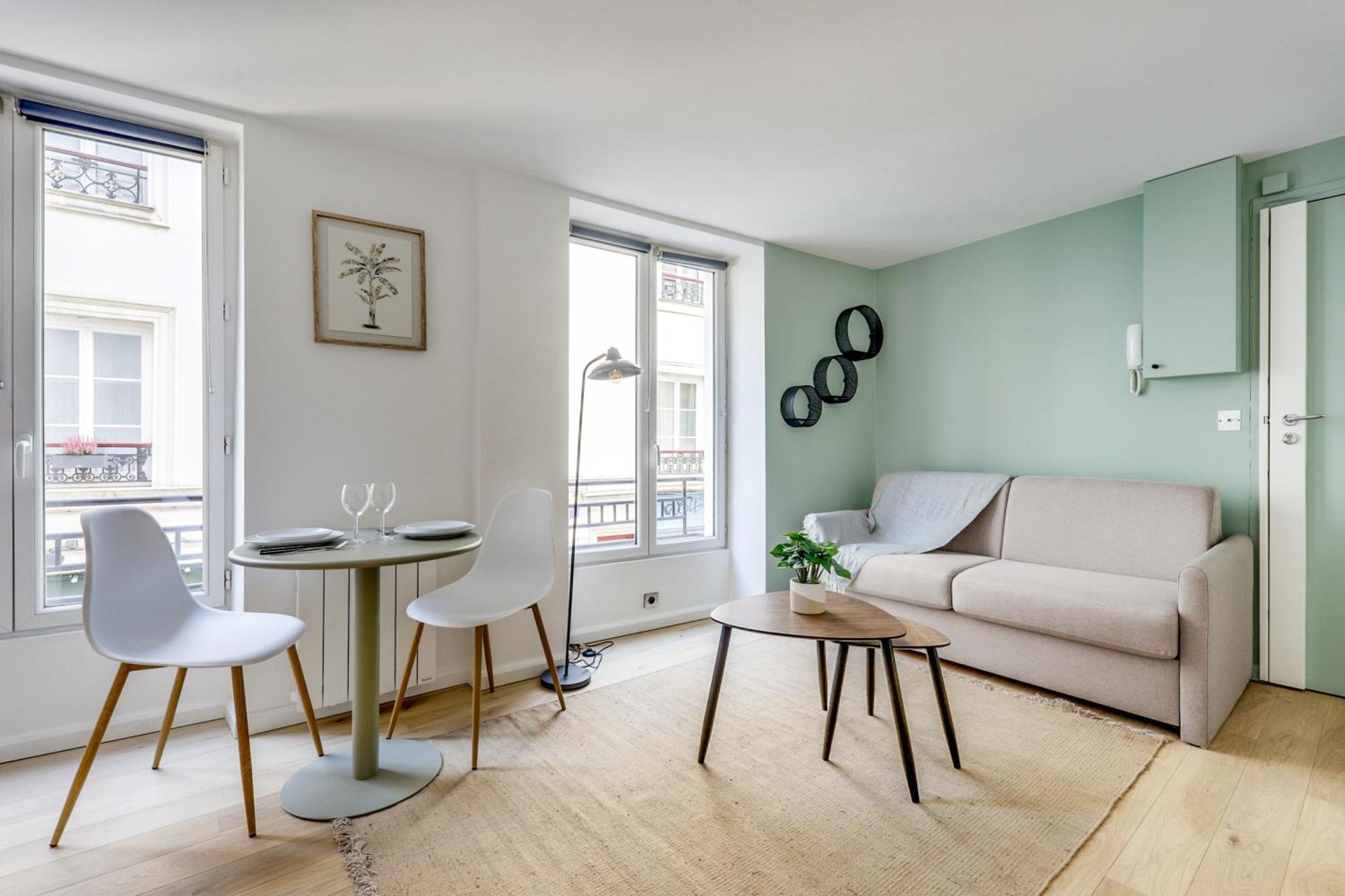 Montmartre L Center & Historic Sacre-coeur Apartment Paris