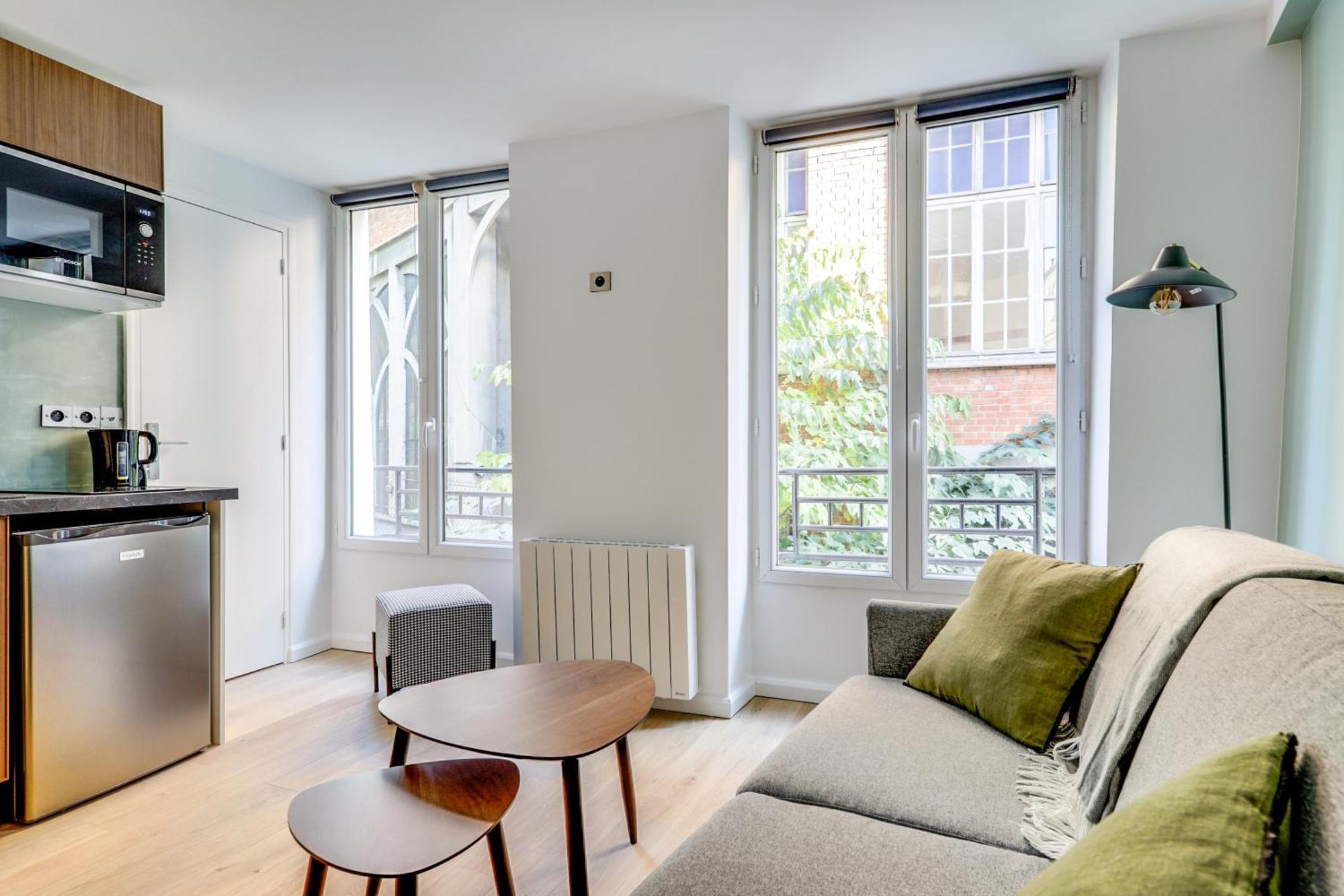 Montmartre L Center & Historic Sacre-coeur Apartment Paris