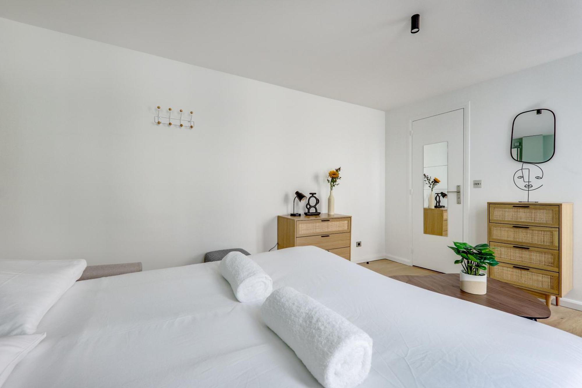 Apartment Montmartre L Center & Historic Sacre-coeur Paris