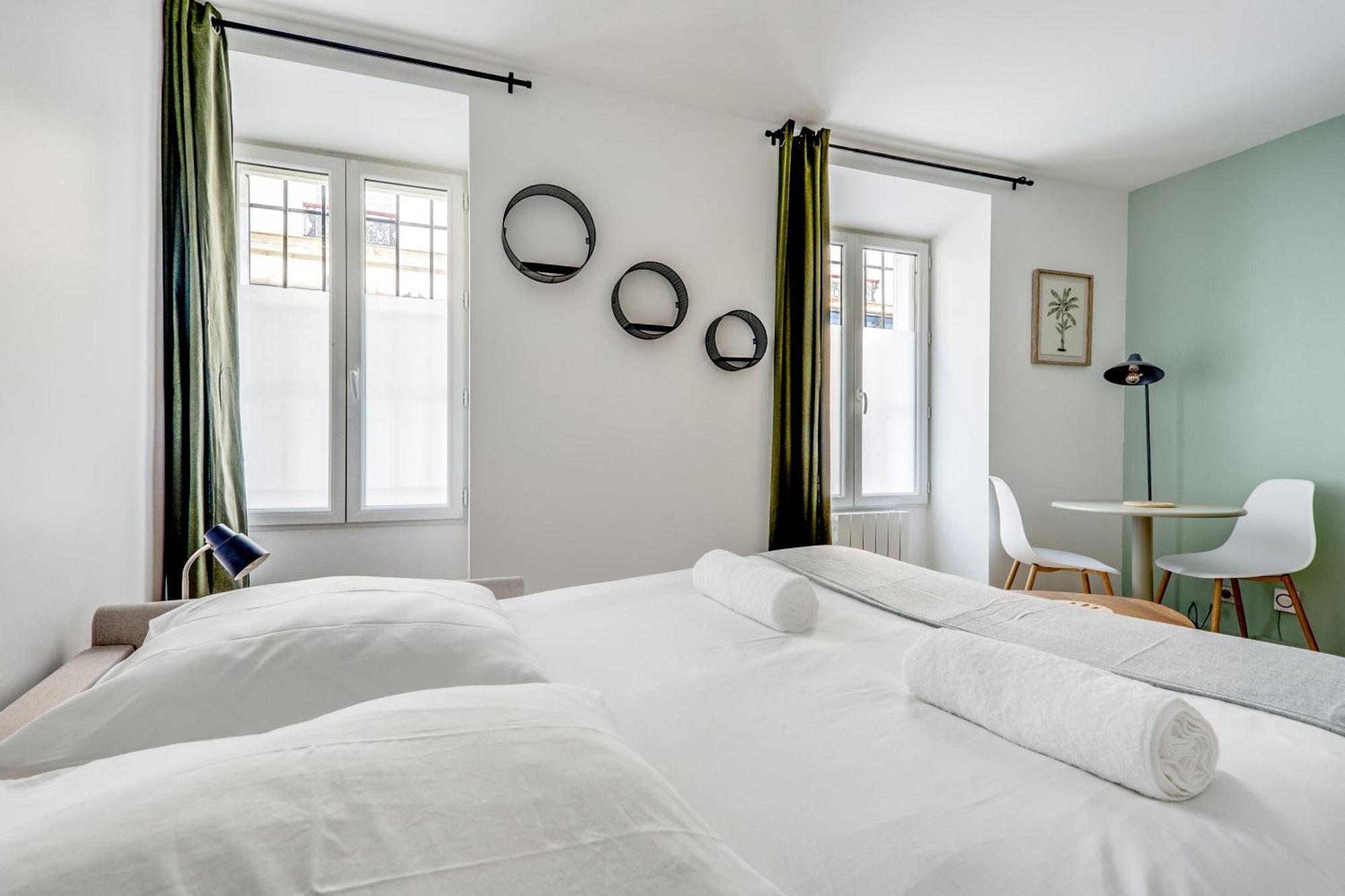 Montmartre L Center & Historic Sacre-coeur Apartment Paris