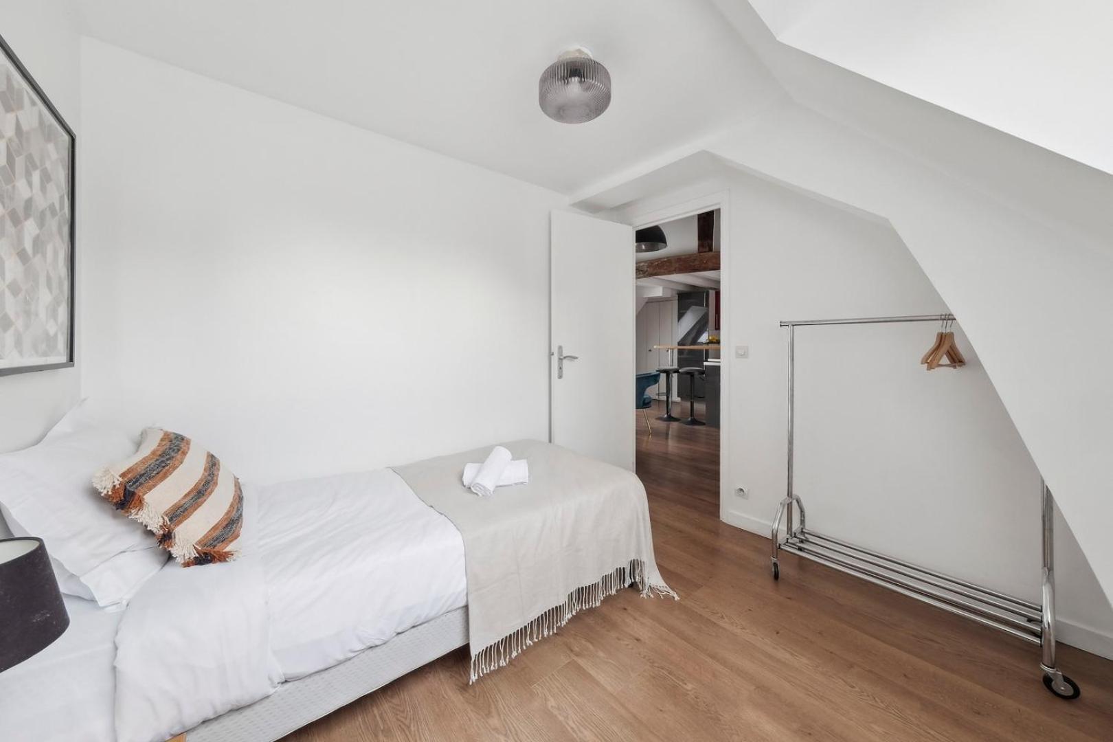 Bnbnook - Elegant 3br In Central Saint-germain Apartment Paris