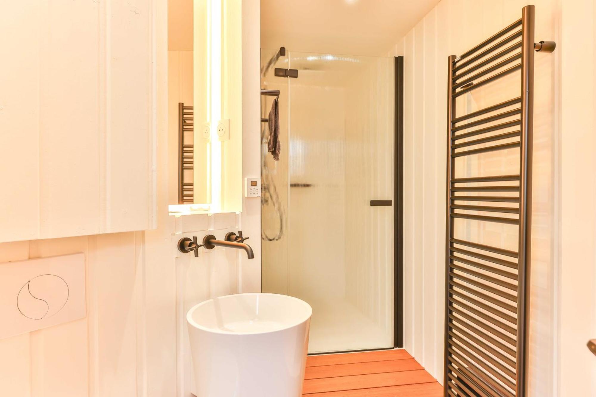 Luxurious 1br-2p - Place De La Concorde Inn *