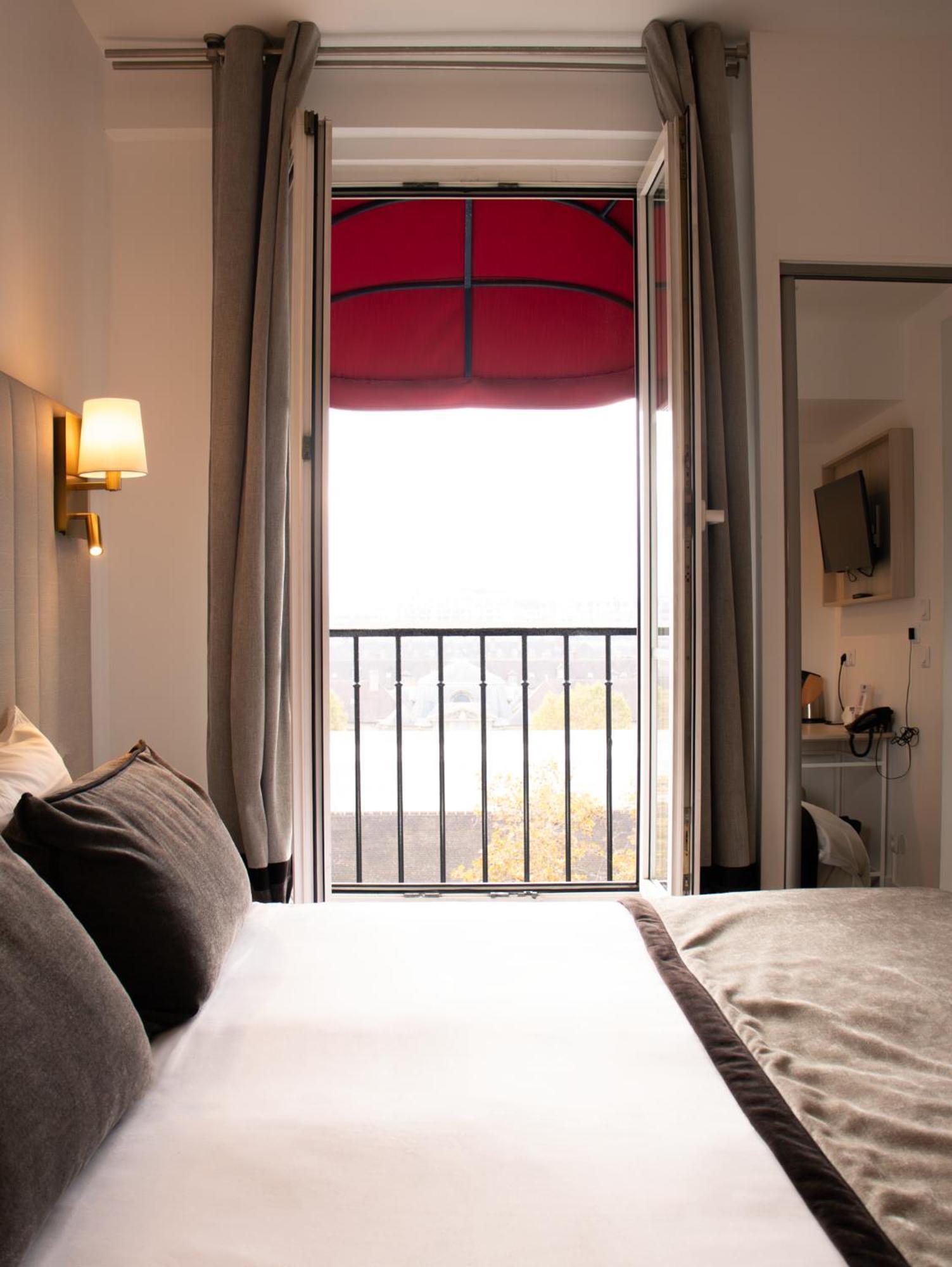 Derby Eiffel 3* Paris