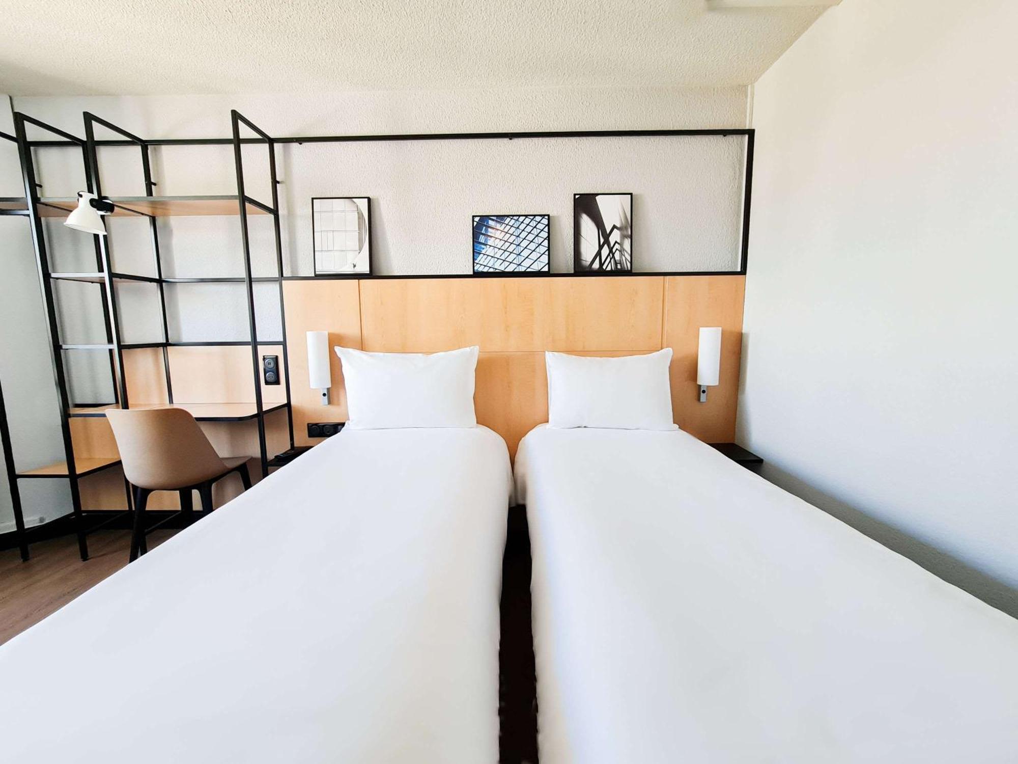 Ibis Tour Eiffel Cambronne 15eme Hotel
