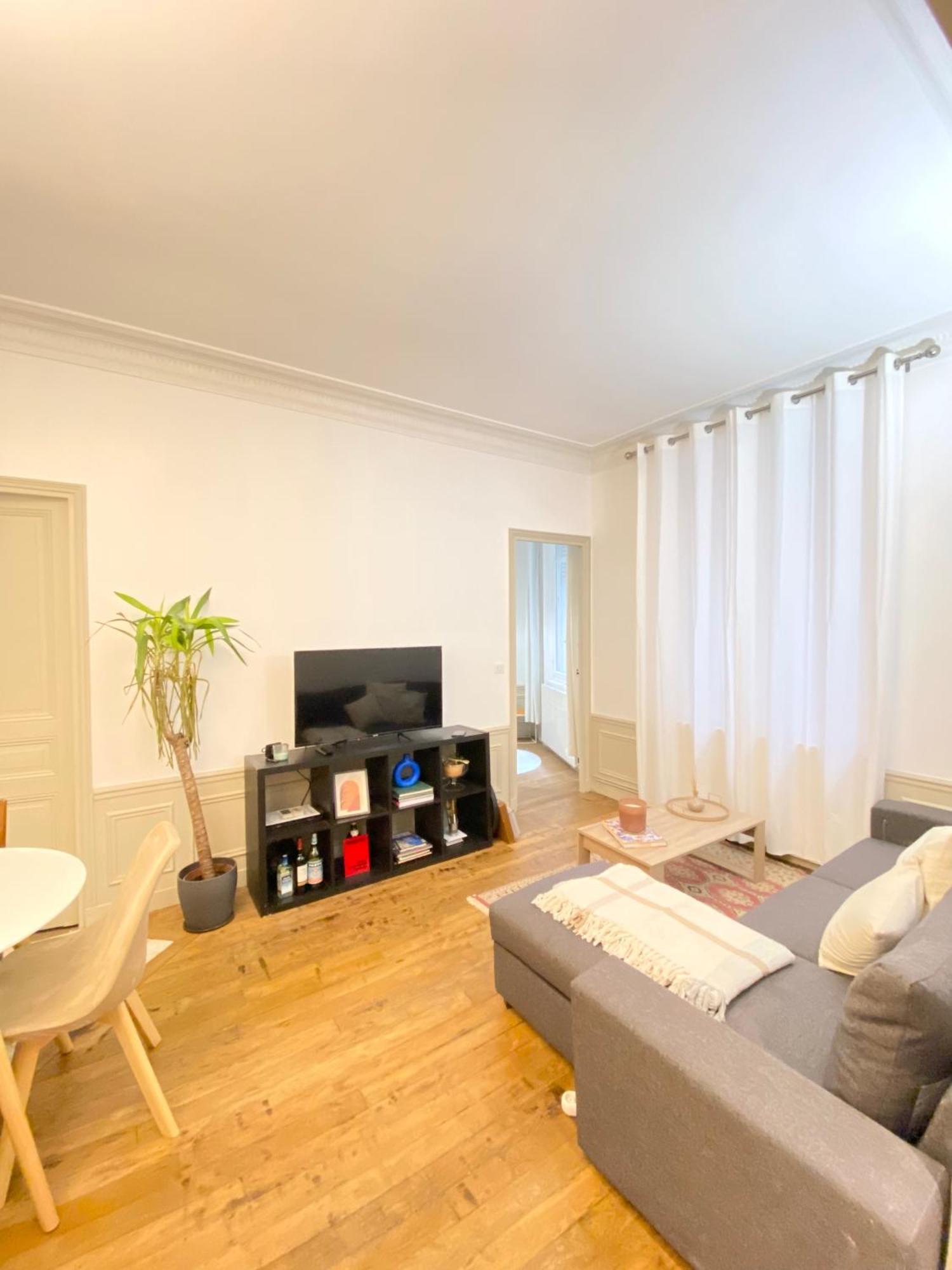 Prive Chic - Tour Eiffel Apartment *