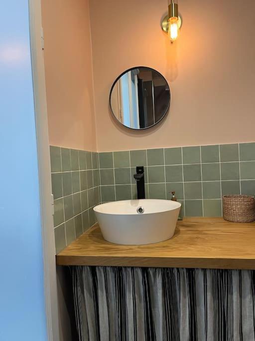 Lovely Renovated 1 Bedroom In Montmartre