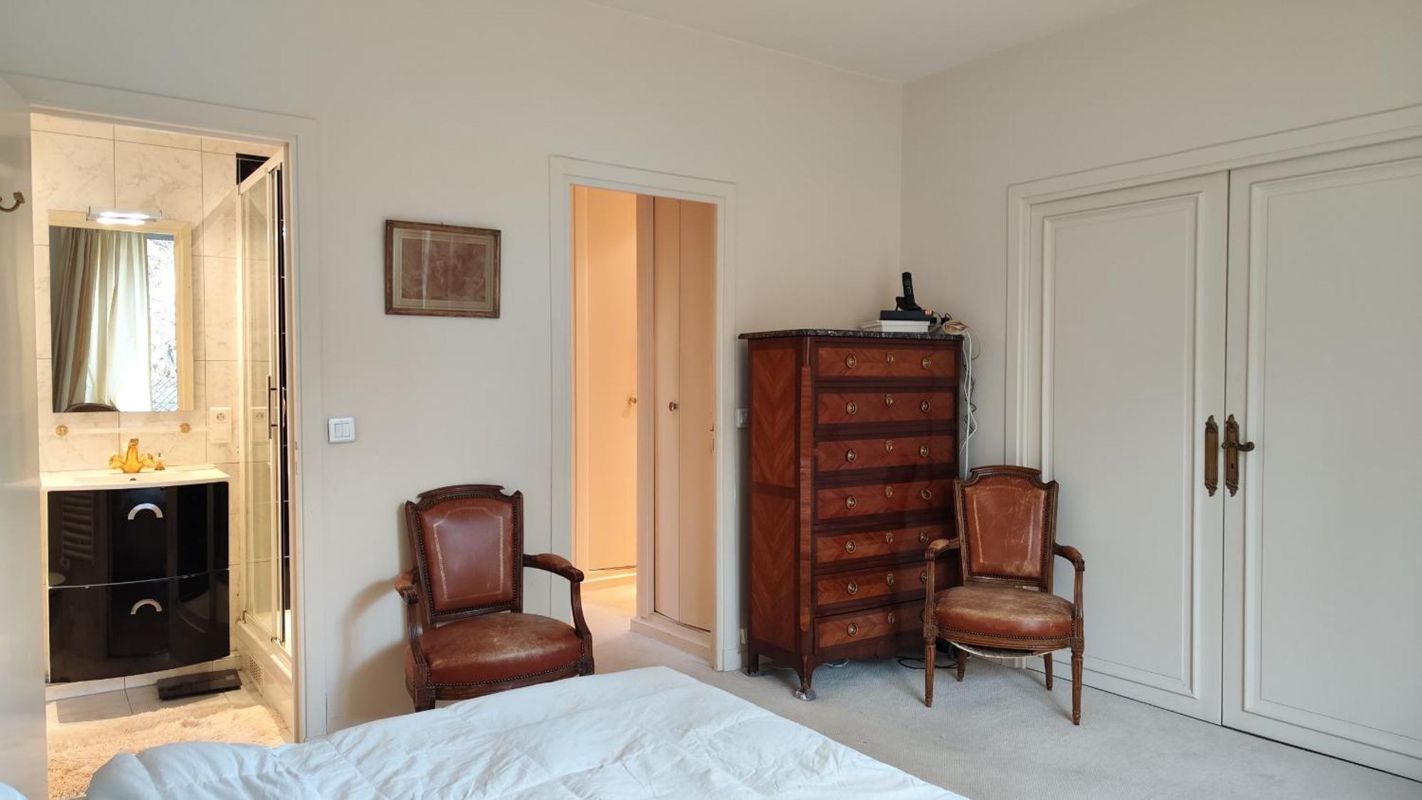 Avenue Victor Hugo - 16 - 4160