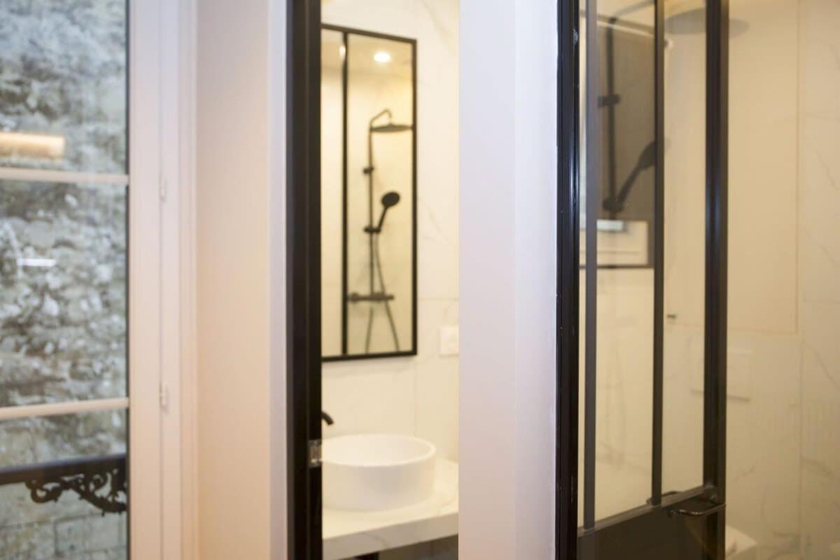 Fonctionnel Et Moderne Place Clichy - 2p - Flat-guest Apartment *