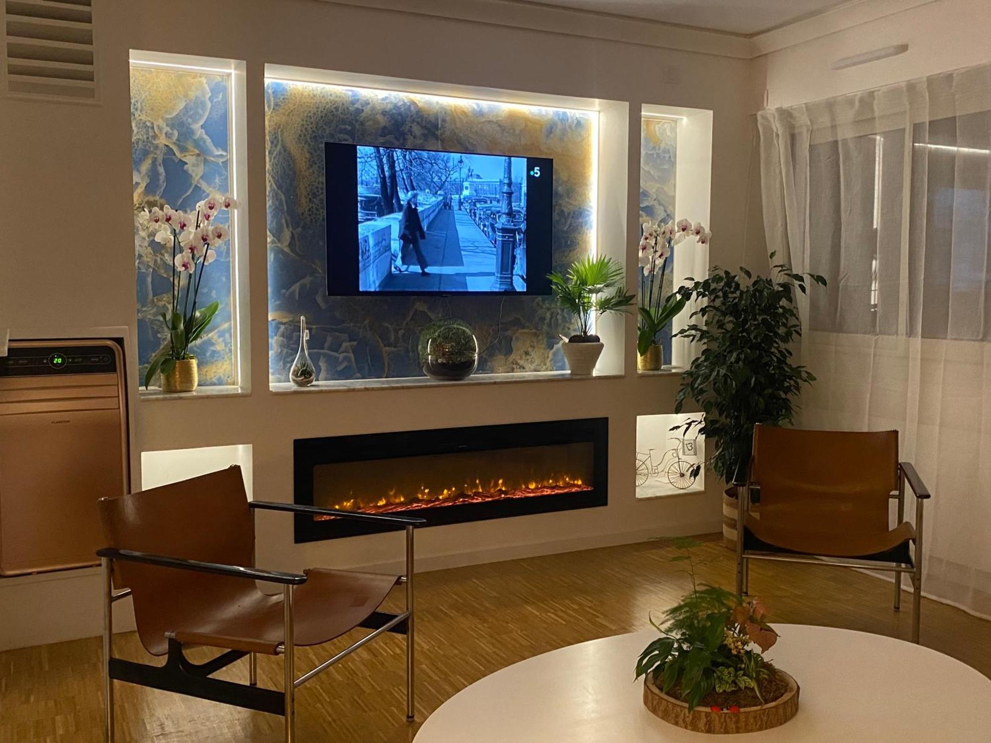 Apartment Luxurious And Glamorous