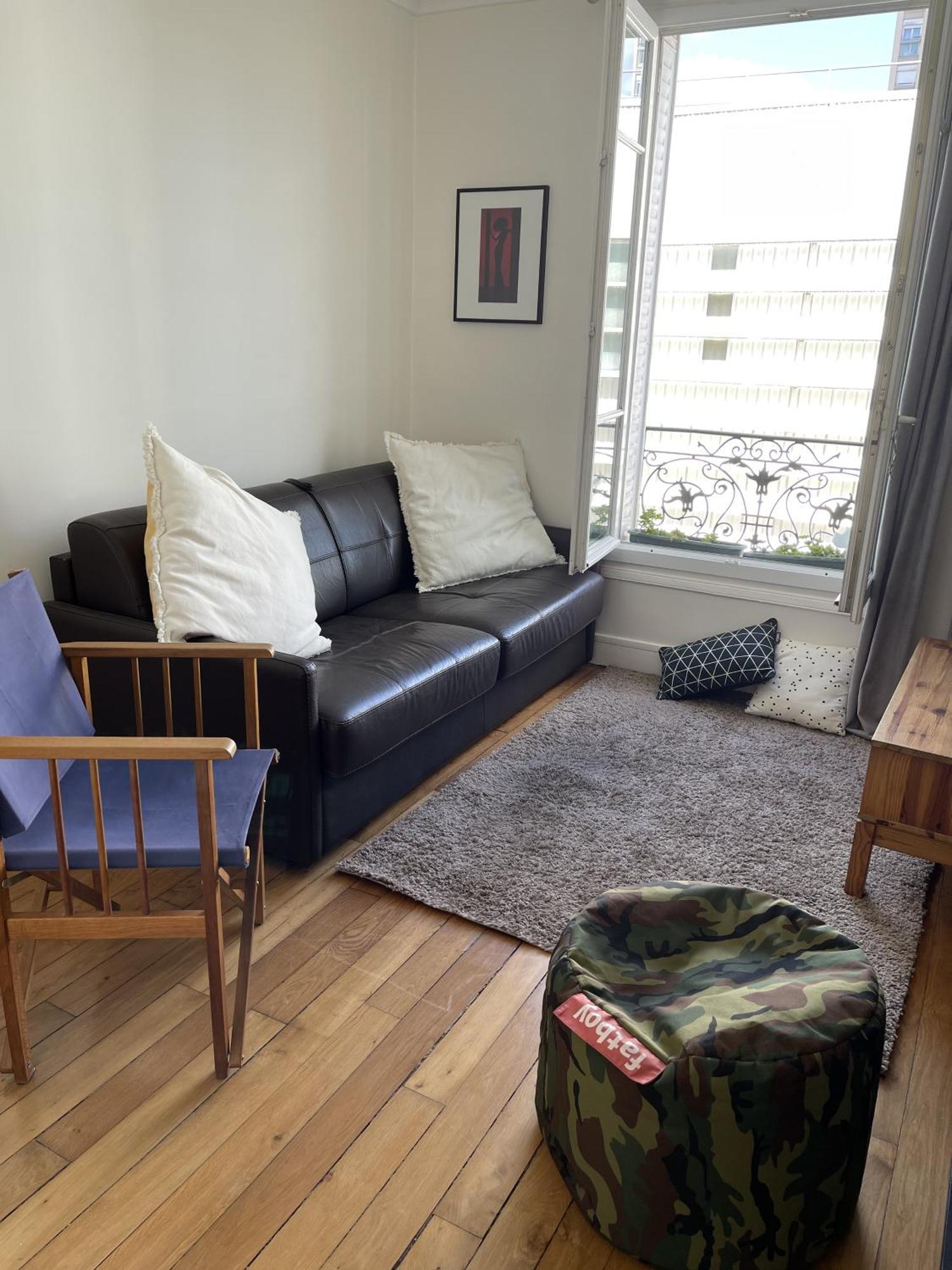 Sunny, Quiet 2-room Apartment, 15th - Montparnasse