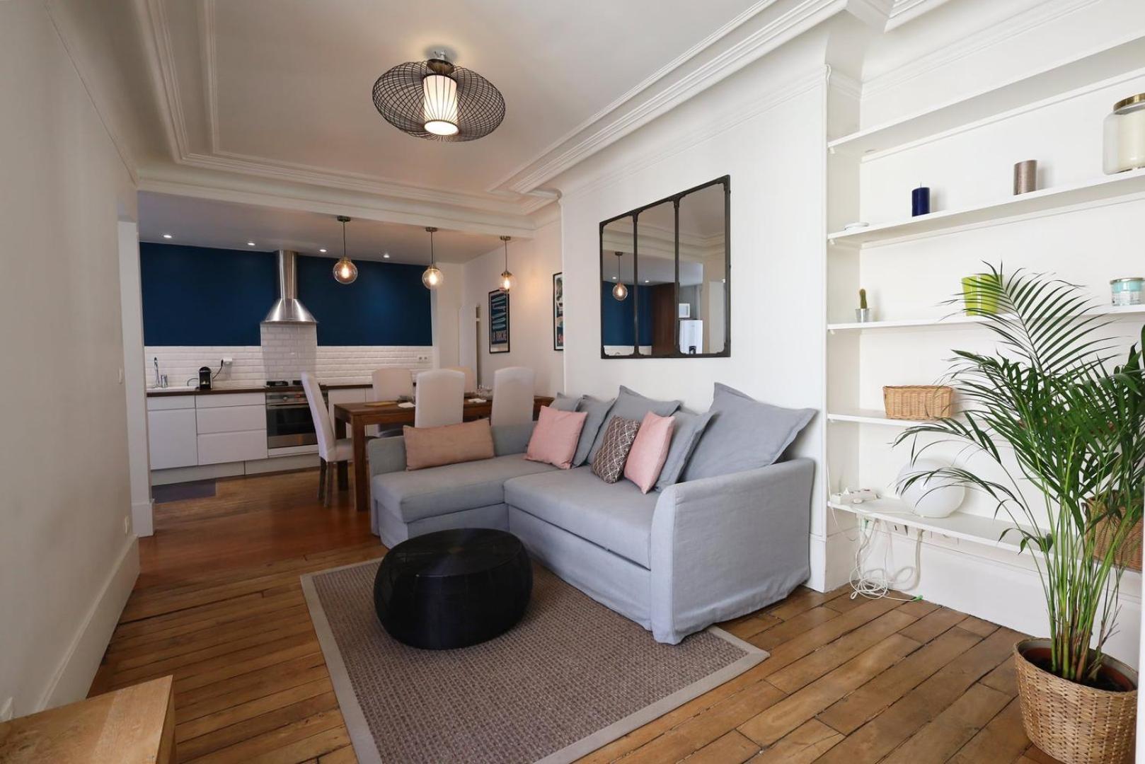 Apartment Parisien Au Coeur Du 9e