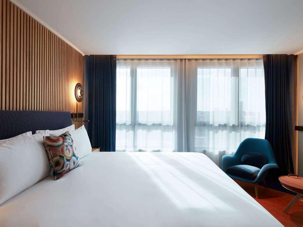 Hotel So/
