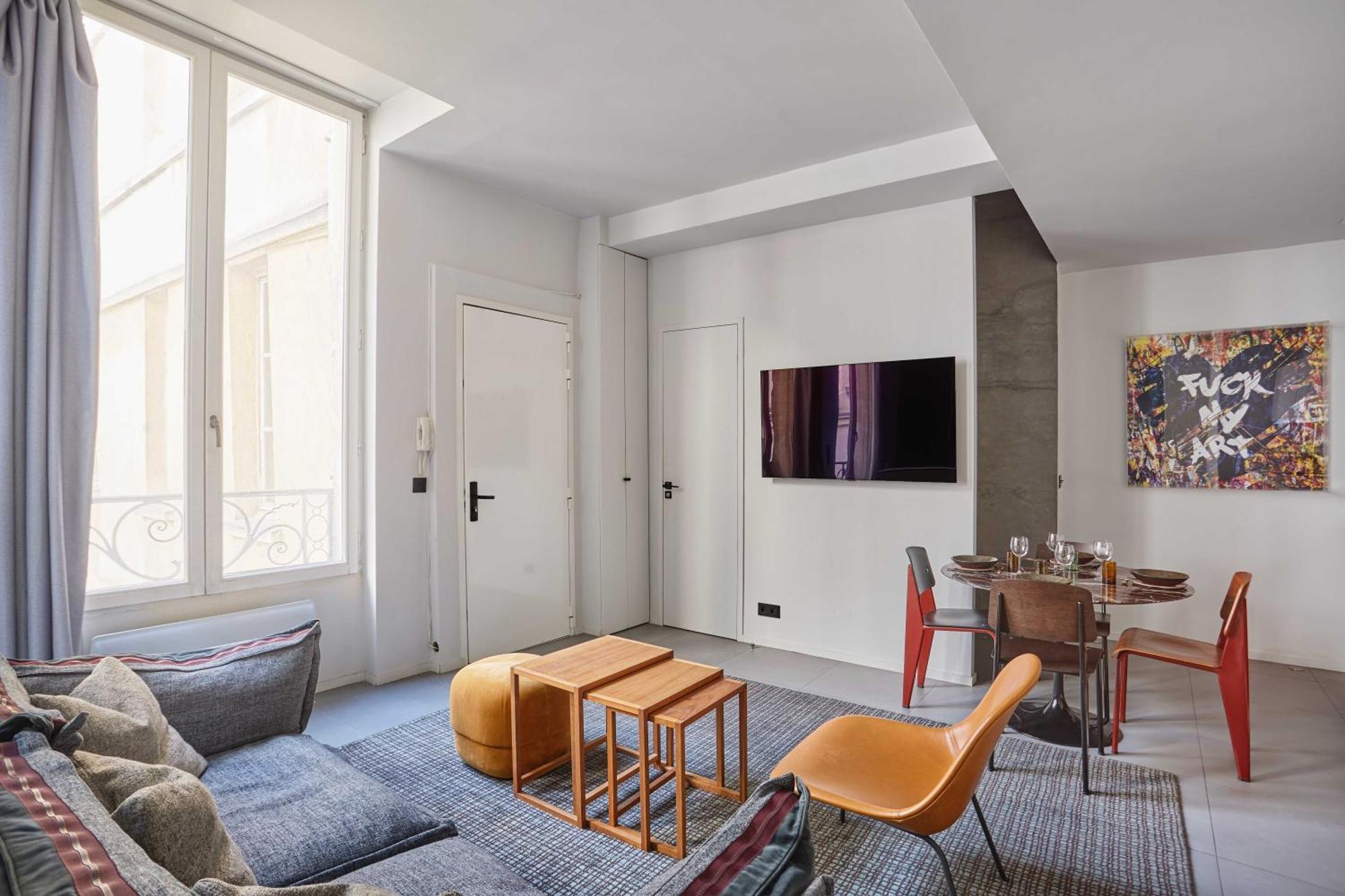 Modern - 1br-2p - Heart Of Le Marais Apartment