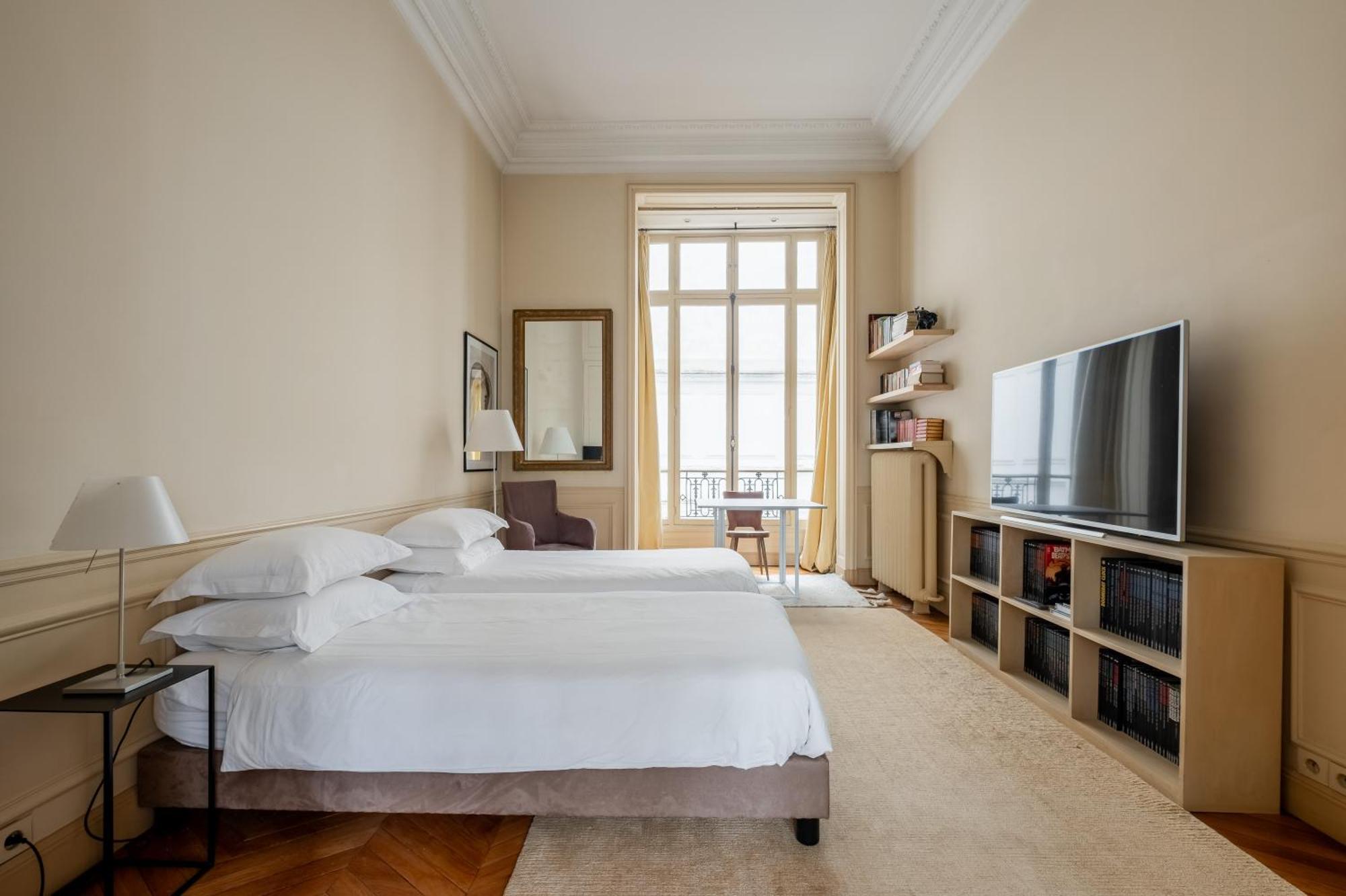 Veeve - Augustin Glory * Paris